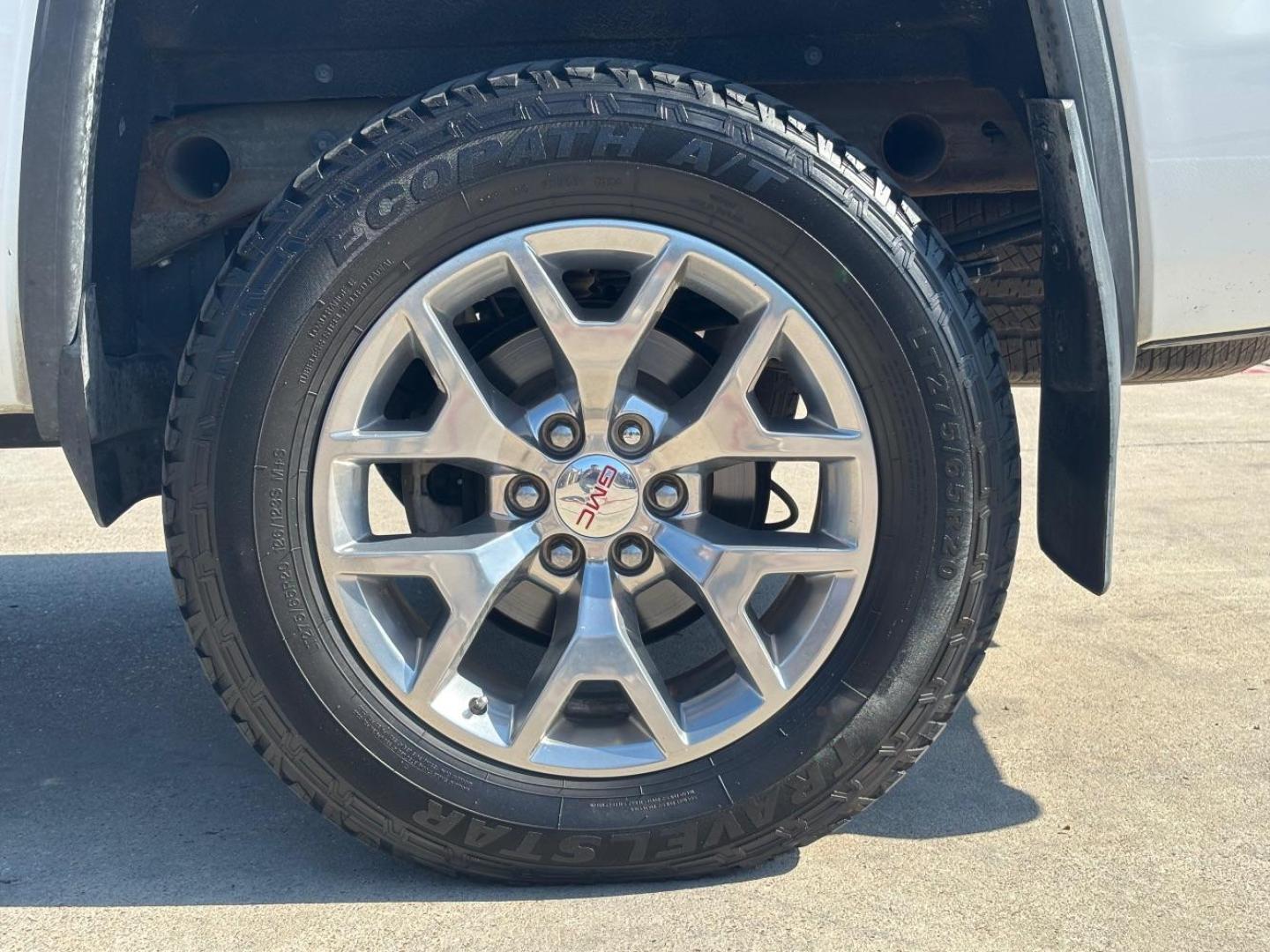 2018 White GMC Sierra 1500 SLT (3GTU2NEC2JG) with an EcoTec3 6.2L V-8 gasoline direct injection engine, located at 2401 E Main St., Grand Prairie, TX, 75050, (972) 262-4440, 32.748981, -96.969643 - Photo#4
