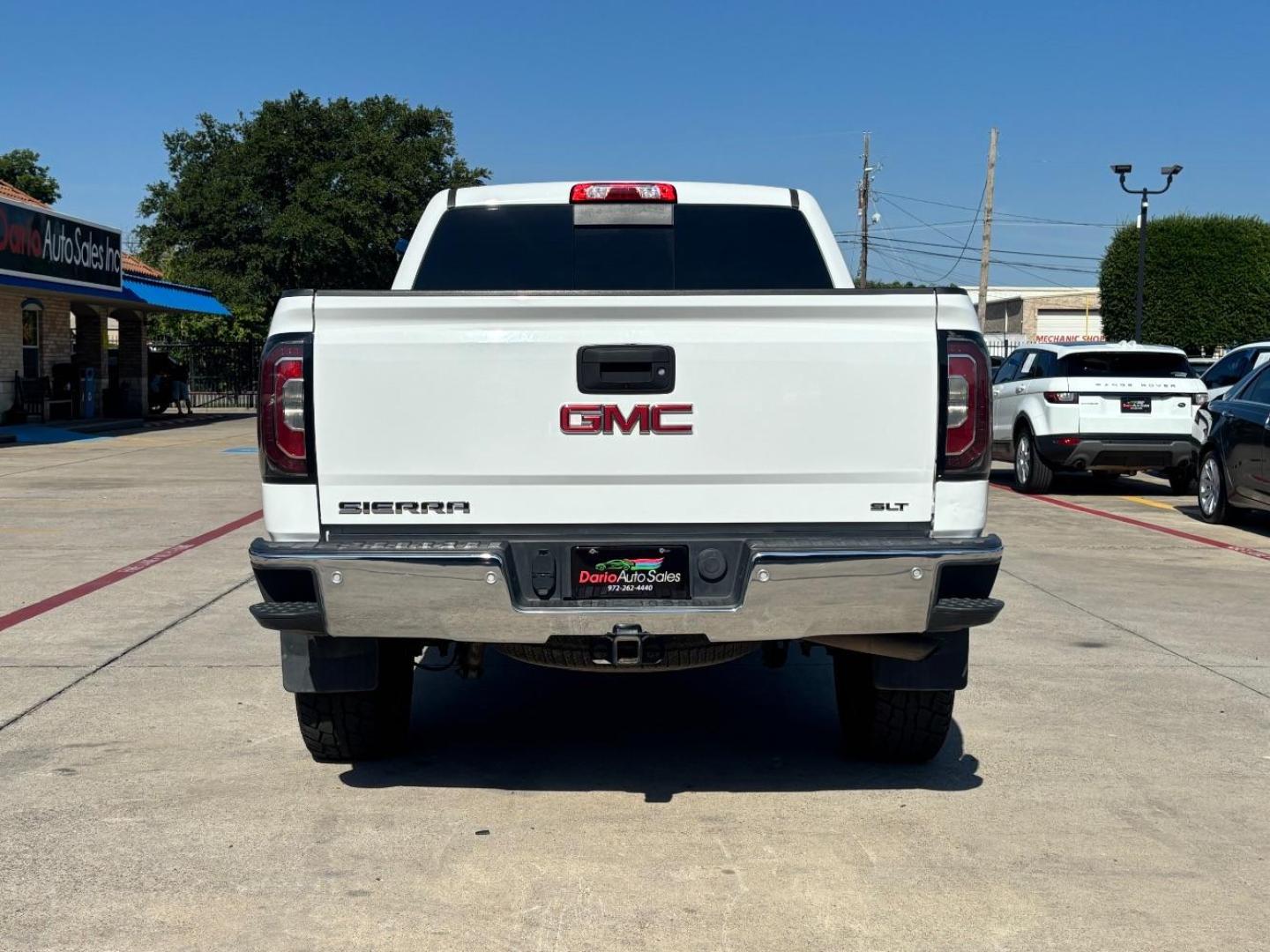 2018 White GMC Sierra 1500 SLT (3GTU2NEC2JG) with an EcoTec3 6.2L V-8 gasoline direct injection engine, located at 2401 E Main St., Grand Prairie, TX, 75050, (972) 262-4440, 32.748981, -96.969643 - Photo#6