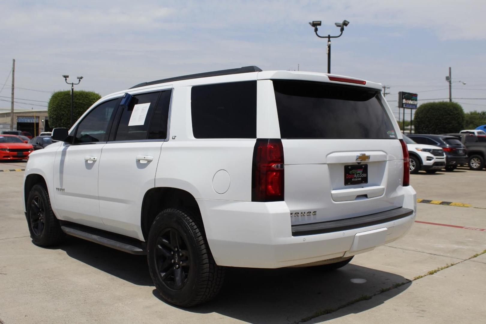 2020 White Chevrolet Tahoe 4WD LT (1GNSKBKC0LR) with an EcoTec3 5.3L V-8 gasoline direct injection engine, located at 2401 E Main St., Grand Prairie, TX, 75050, (972) 262-4440, 32.748981, -96.969643 - Photo#6
