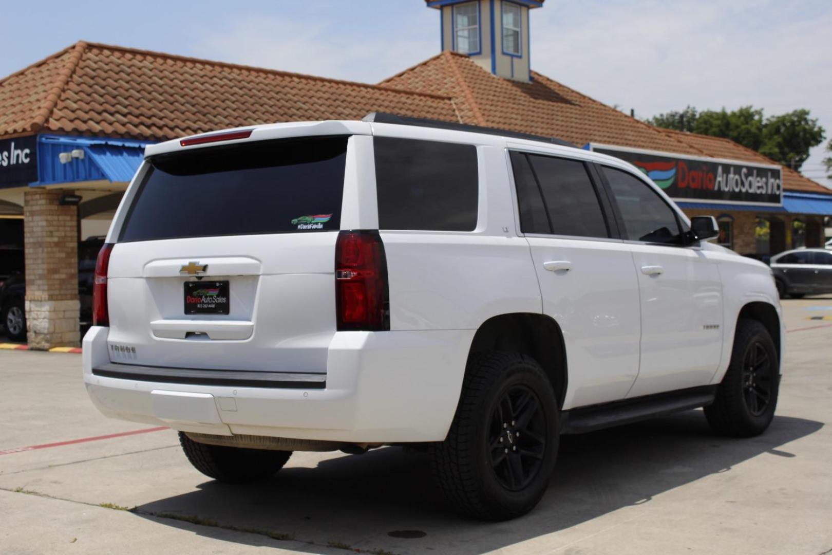 2020 White Chevrolet Tahoe 4WD LT (1GNSKBKC0LR) with an EcoTec3 5.3L V-8 gasoline direct injection engine, located at 2401 E Main St., Grand Prairie, TX, 75050, (972) 262-4440, 32.748981, -96.969643 - Photo#9