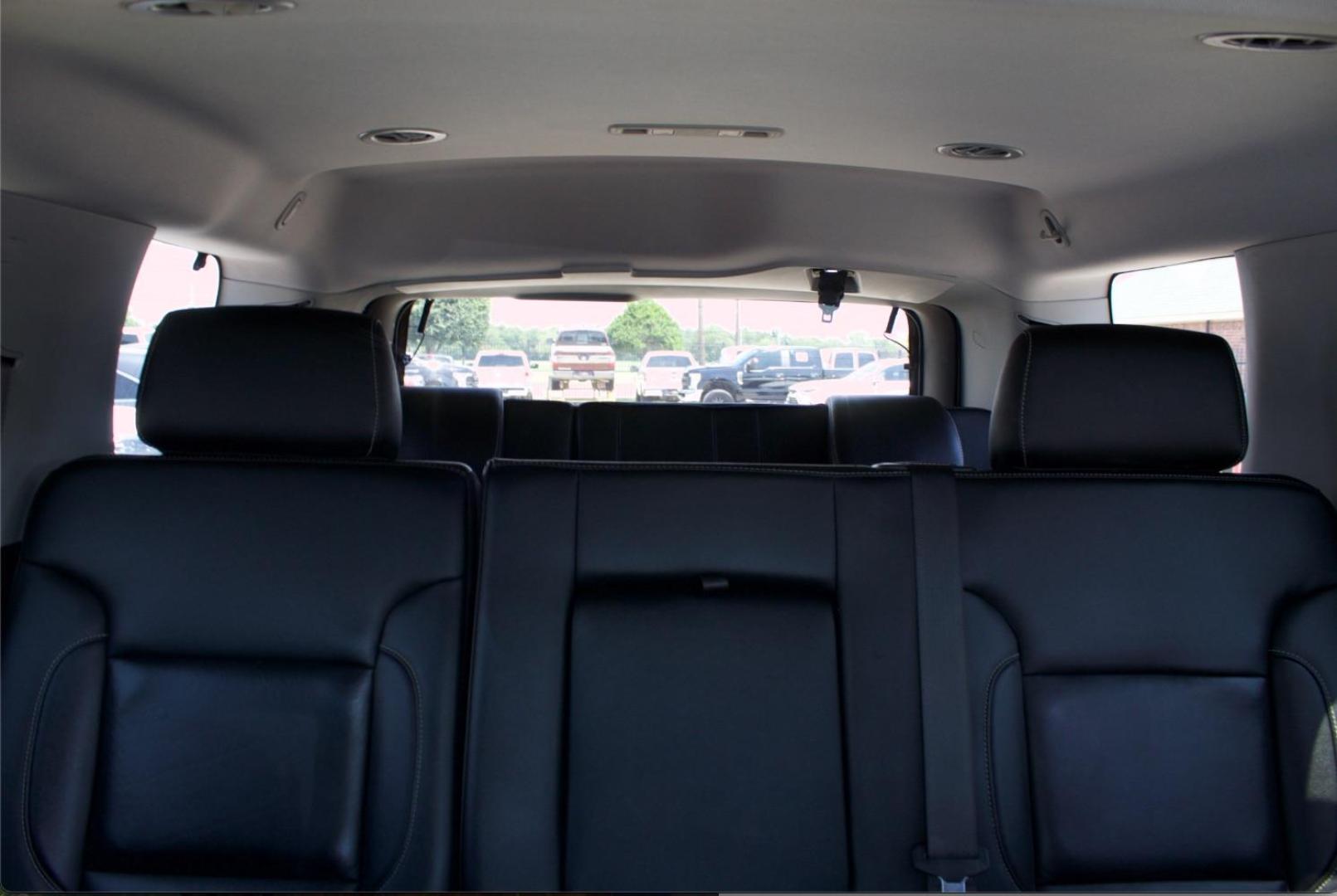 2020 White Chevrolet Tahoe 4WD LT (1GNSKBKC0LR) with an EcoTec3 5.3L V-8 gasoline direct injection engine, located at 2401 E Main St., Grand Prairie, TX, 75050, (972) 262-4440, 32.748981, -96.969643 - Photo#17