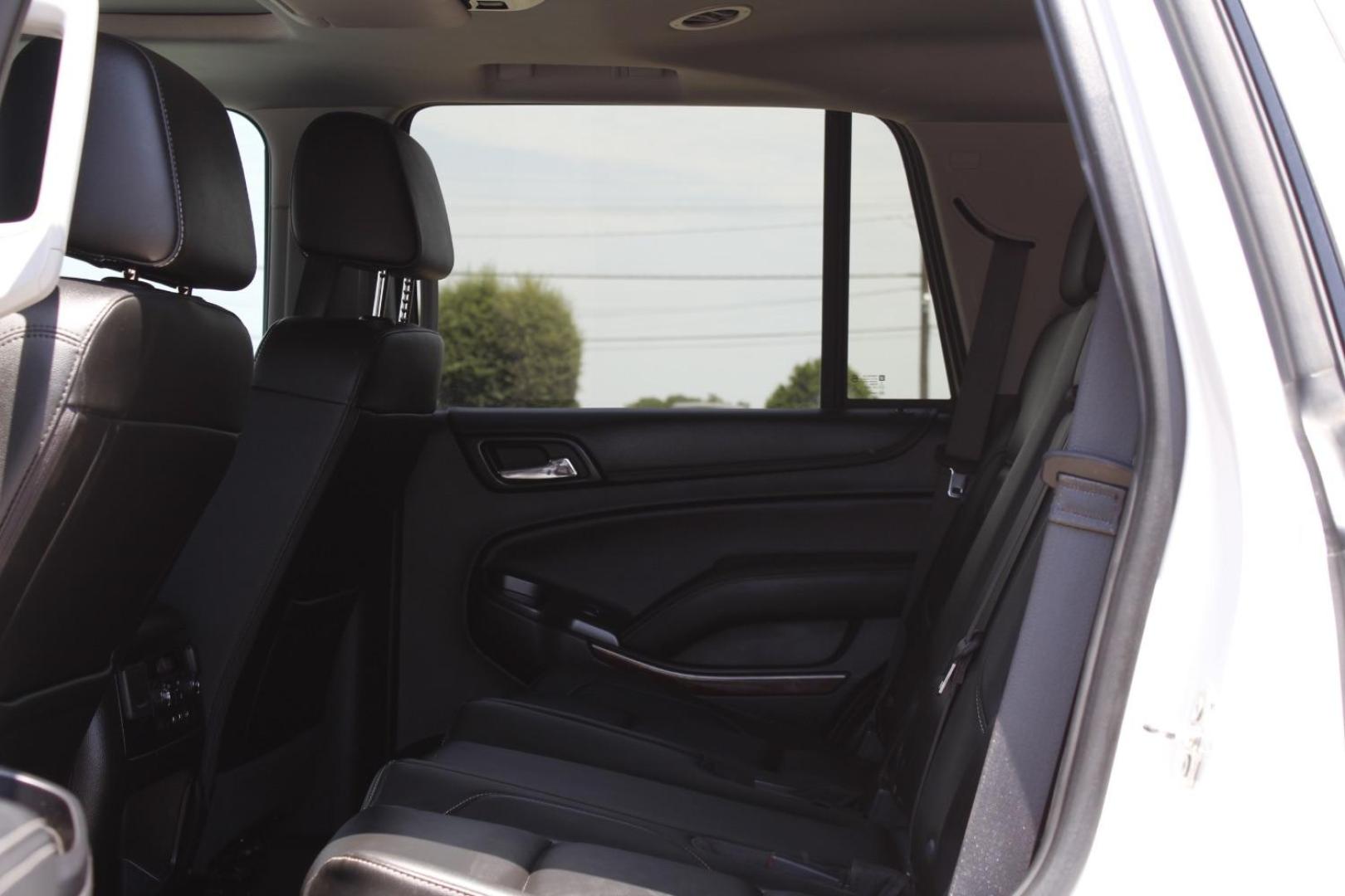 2020 White Chevrolet Tahoe 4WD LT (1GNSKBKC0LR) with an EcoTec3 5.3L V-8 gasoline direct injection engine, located at 2401 E Main St., Grand Prairie, TX, 75050, (972) 262-4440, 32.748981, -96.969643 - Photo#20