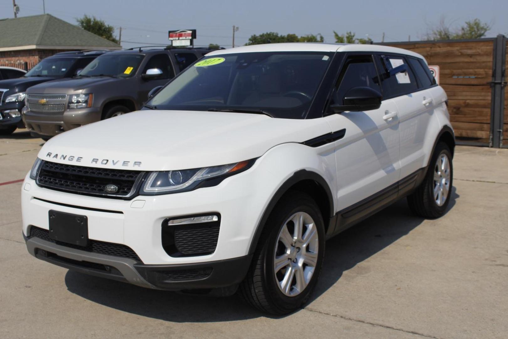 2017 White Land Rover Range Rover Evoque SE | SE Premium (SALVP2BG8HH) with an 2L I-4 gasoline direct injection engine, located at 2401 E Main St., Grand Prairie, TX, 75050, (972) 262-4440, 32.748981, -96.969643 - Photo#2