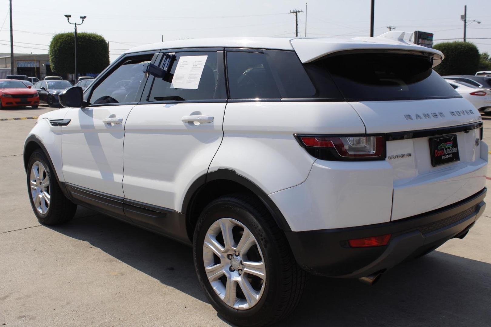 2017 White Land Rover Range Rover Evoque SE | SE Premium (SALVP2BG8HH) with an 2L I-4 gasoline direct injection engine, located at 2401 E Main St., Grand Prairie, TX, 75050, (972) 262-4440, 32.748981, -96.969643 - Photo#4