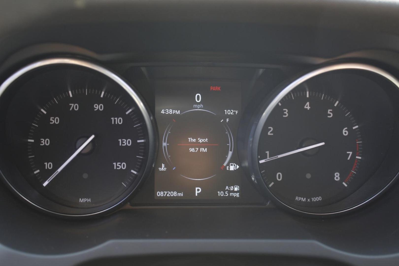 2017 White Land Rover Range Rover Evoque SE | SE Premium (SALVP2BG8HH) with an 2L I-4 gasoline direct injection engine, located at 2401 E Main St., Grand Prairie, TX, 75050, (972) 262-4440, 32.748981, -96.969643 - Photo#10