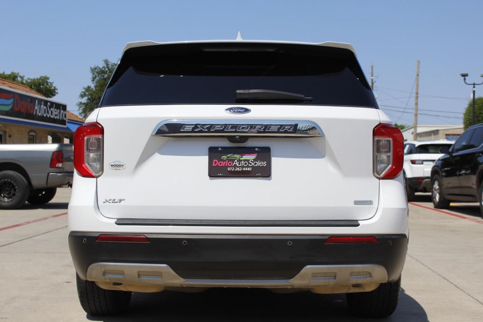 2020 White Ford Explorer XLT (1FMSK7DH4LG) with an EcoBoost 2.3L I-4 gasoline direct injection engine, located at 2401 E Main St., Grand Prairie, TX, 75050, (972) 262-4440, 32.748981, -96.969643 - Photo#7