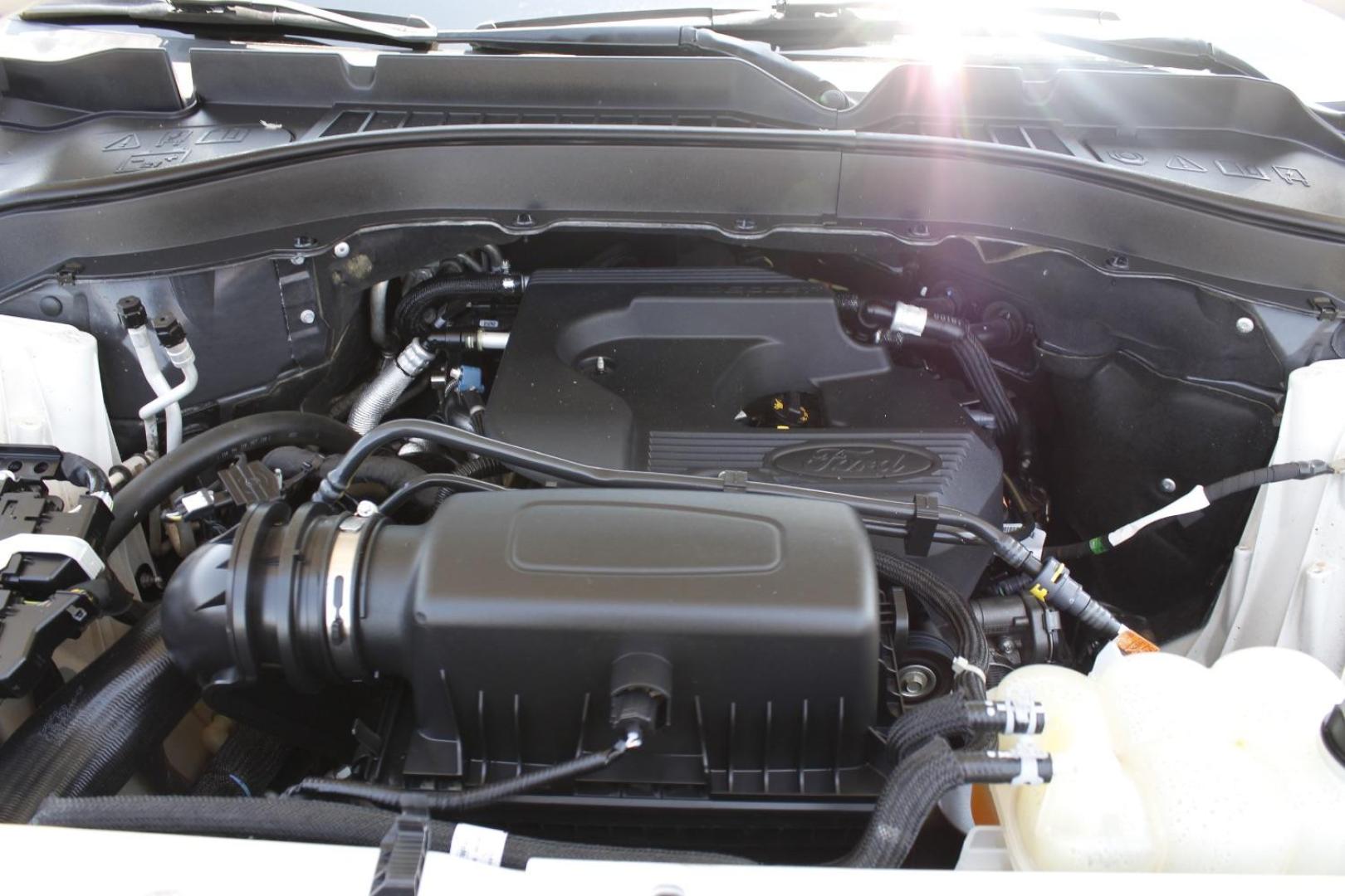 2020 White Ford Explorer XLT (1FMSK7DH4LG) with an EcoBoost 2.3L I-4 gasoline direct injection engine, located at 2401 E Main St., Grand Prairie, TX, 75050, (972) 262-4440, 32.748981, -96.969643 - Photo#12