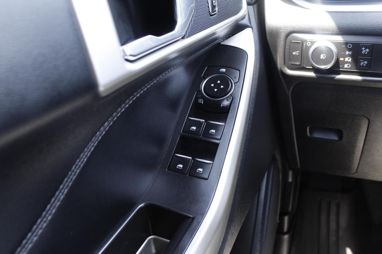2020 White Ford Explorer XLT (1FMSK7DH4LG) with an EcoBoost 2.3L I-4 gasoline direct injection engine, located at 2401 E Main St., Grand Prairie, TX, 75050, (972) 262-4440, 32.748981, -96.969643 - Photo#17