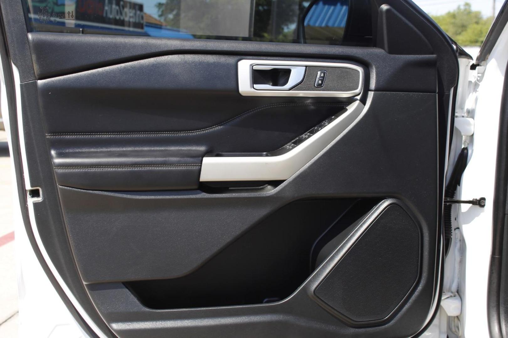 2020 White Ford Explorer XLT (1FMSK7DH4LG) with an EcoBoost 2.3L I-4 gasoline direct injection engine, located at 2401 E Main St., Grand Prairie, TX, 75050, (972) 262-4440, 32.748981, -96.969643 - Photo#22