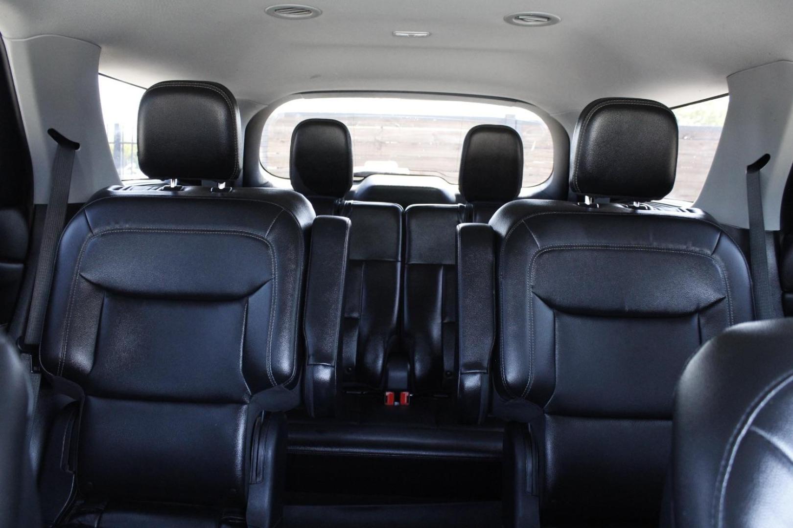2020 White Ford Explorer XLT (1FMSK7DH4LG) with an EcoBoost 2.3L I-4 gasoline direct injection engine, located at 2401 E Main St., Grand Prairie, TX, 75050, (972) 262-4440, 32.748981, -96.969643 - Photo#23