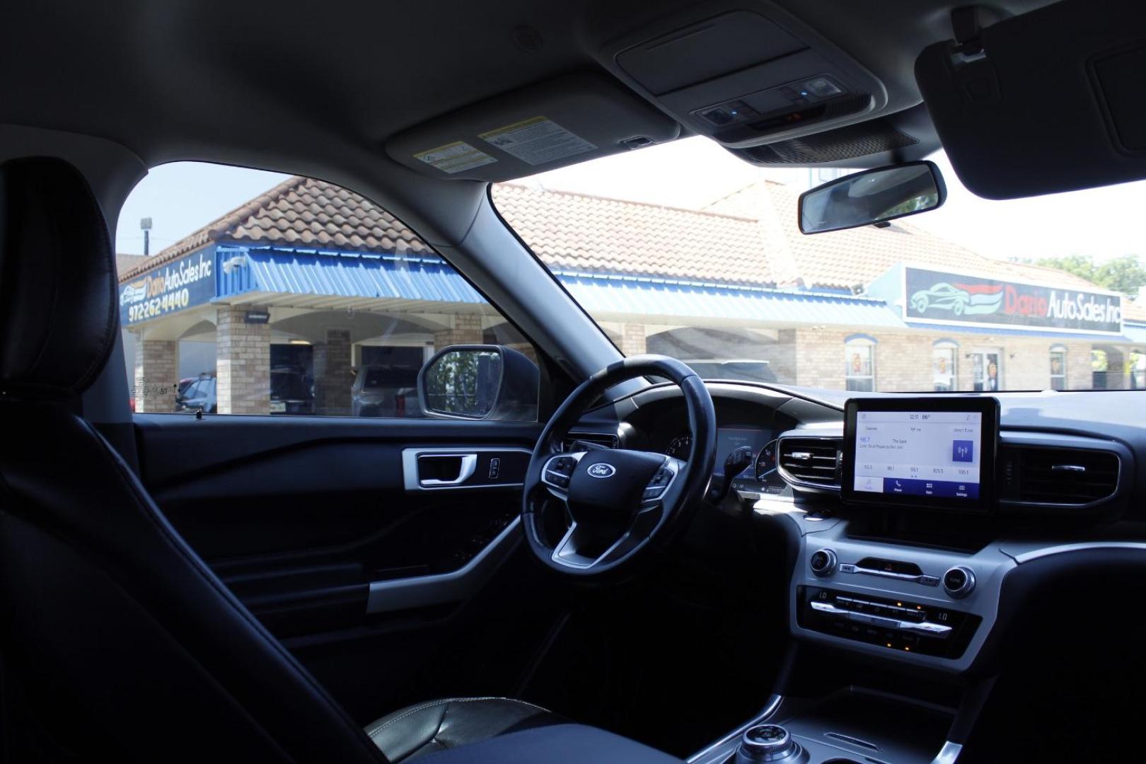 2020 White Ford Explorer XLT (1FMSK7DH4LG) with an EcoBoost 2.3L I-4 gasoline direct injection engine, located at 2401 E Main St., Grand Prairie, TX, 75050, (972) 262-4440, 32.748981, -96.969643 - Photo#24