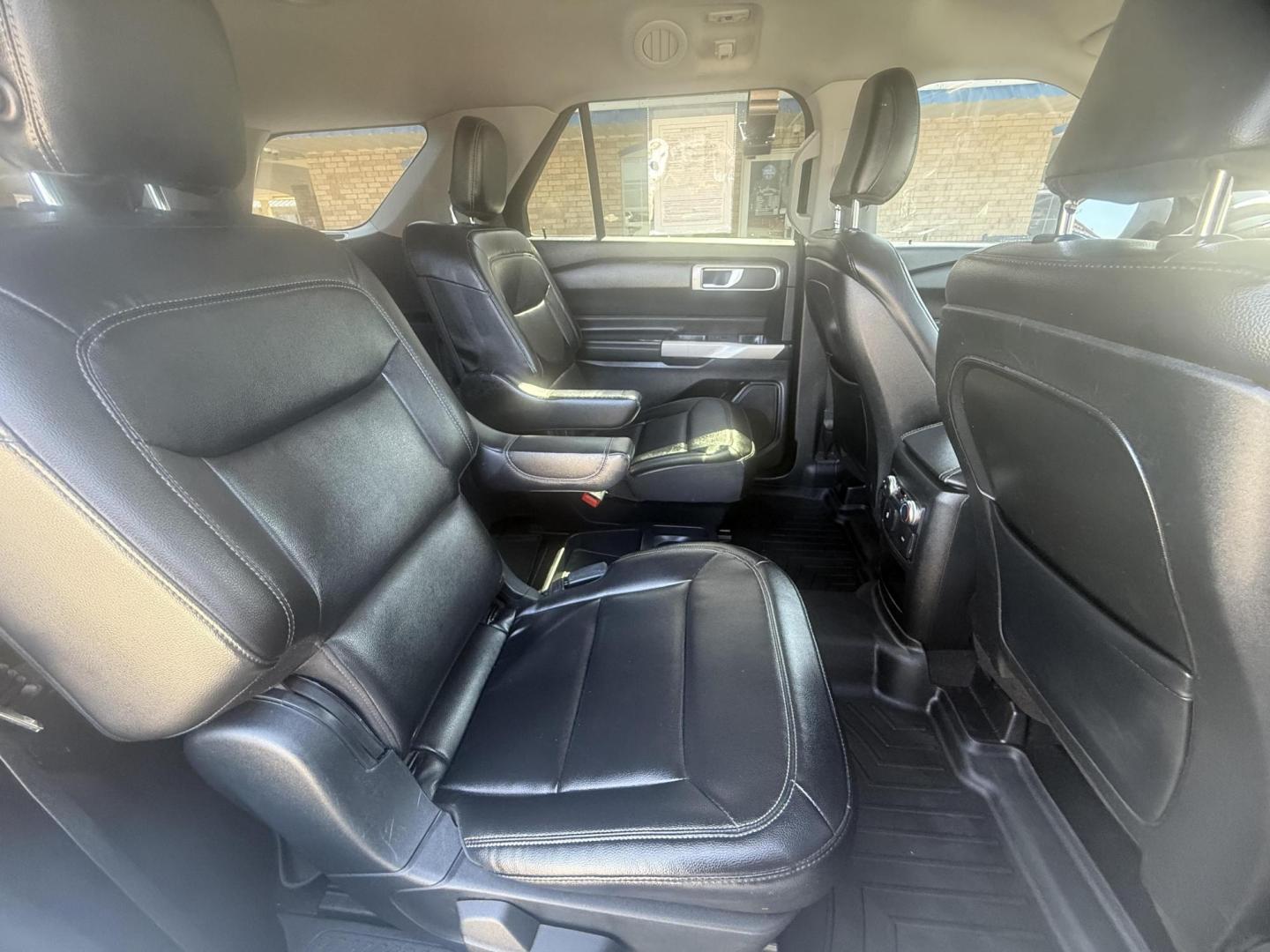 2020 White Ford Explorer (1FMSK7DH4LG) with an EcoBoost 2.3L I-4 gasoline direct injection engine, located at 2401 E Main St., Grand Prairie, TX, 75050, (972) 262-4440, 32.748981, -96.969643 - Photo#1