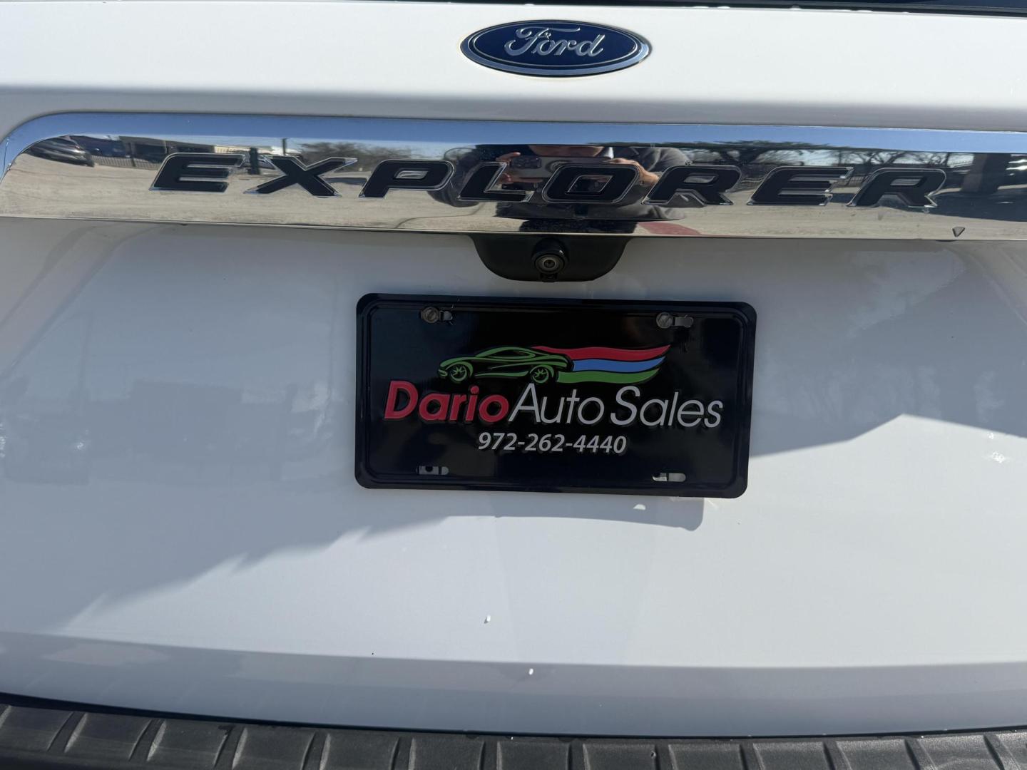 2020 White Ford Explorer (1FMSK7DH4LG) with an EcoBoost 2.3L I-4 gasoline direct injection engine, located at 2401 E Main St., Grand Prairie, TX, 75050, (972) 262-4440, 32.748981, -96.969643 - Photo#6