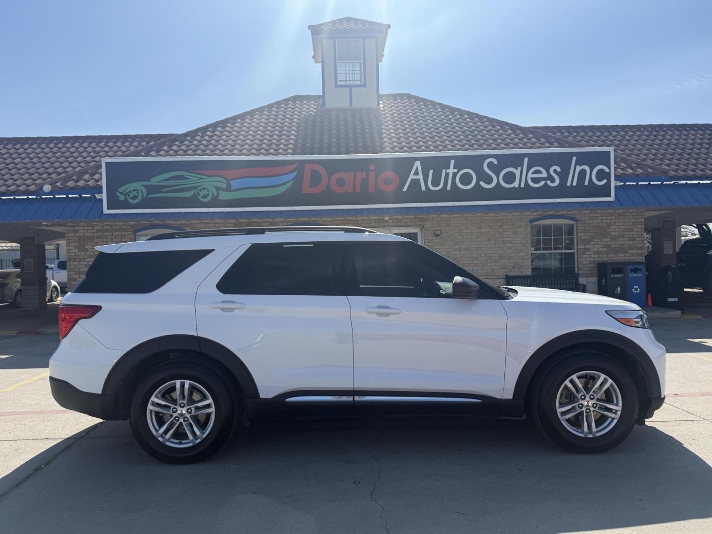 2020 White Ford Explorer (1FMSK7DH4LG) with an EcoBoost 2.3L I-4 gasoline direct injection engine, located at 2401 E Main St., Grand Prairie, TX, 75050, (972) 262-4440, 32.748981, -96.969643 - Photo#13
