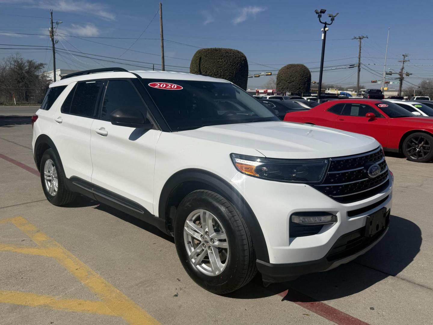 2020 White Ford Explorer (1FMSK7DH4LG) with an EcoBoost 2.3L I-4 gasoline direct injection engine, located at 2401 E Main St., Grand Prairie, TX, 75050, (972) 262-4440, 32.748981, -96.969643 - Photo#16