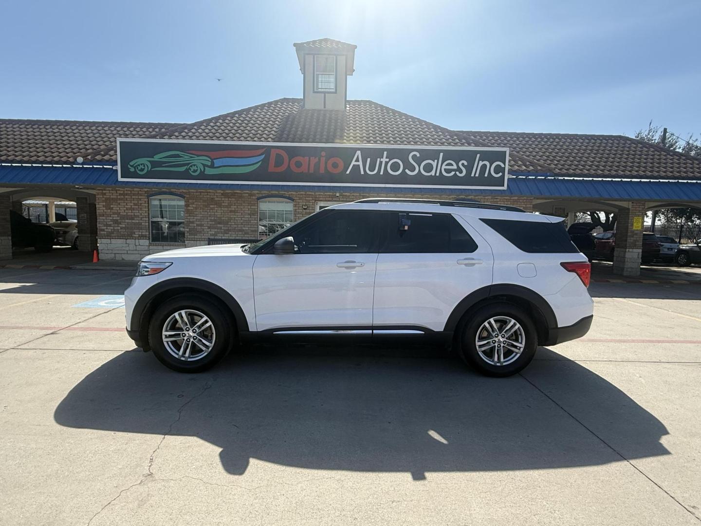 2020 White Ford Explorer (1FMSK7DH4LG) with an EcoBoost 2.3L I-4 gasoline direct injection engine, located at 2401 E Main St., Grand Prairie, TX, 75050, (972) 262-4440, 32.748981, -96.969643 - Photo#29