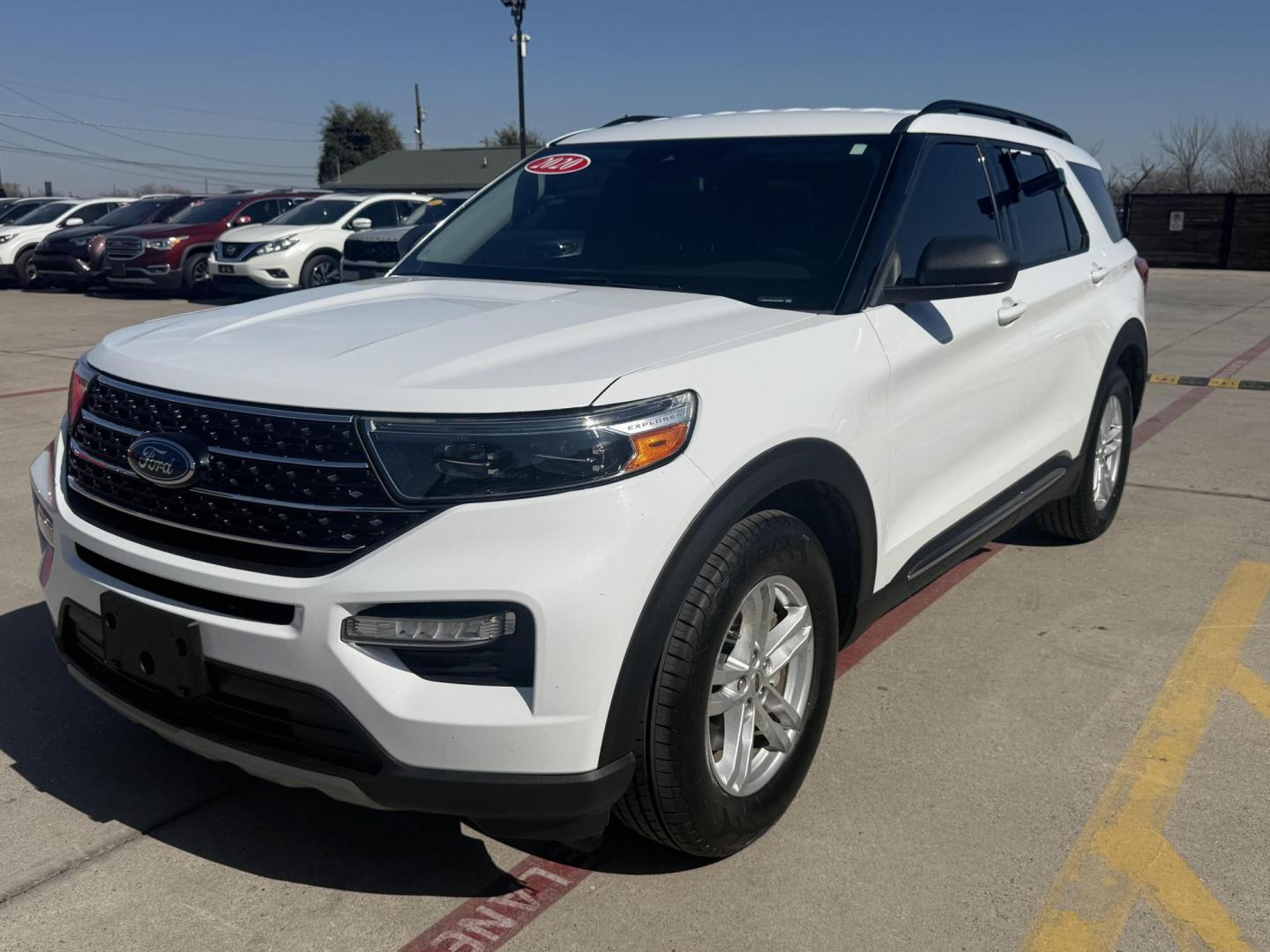 2020 White Ford Explorer (1FMSK7DH4LG) with an EcoBoost 2.3L I-4 gasoline direct injection engine, located at 2401 E Main St., Grand Prairie, TX, 75050, (972) 262-4440, 32.748981, -96.969643 - Photo#31