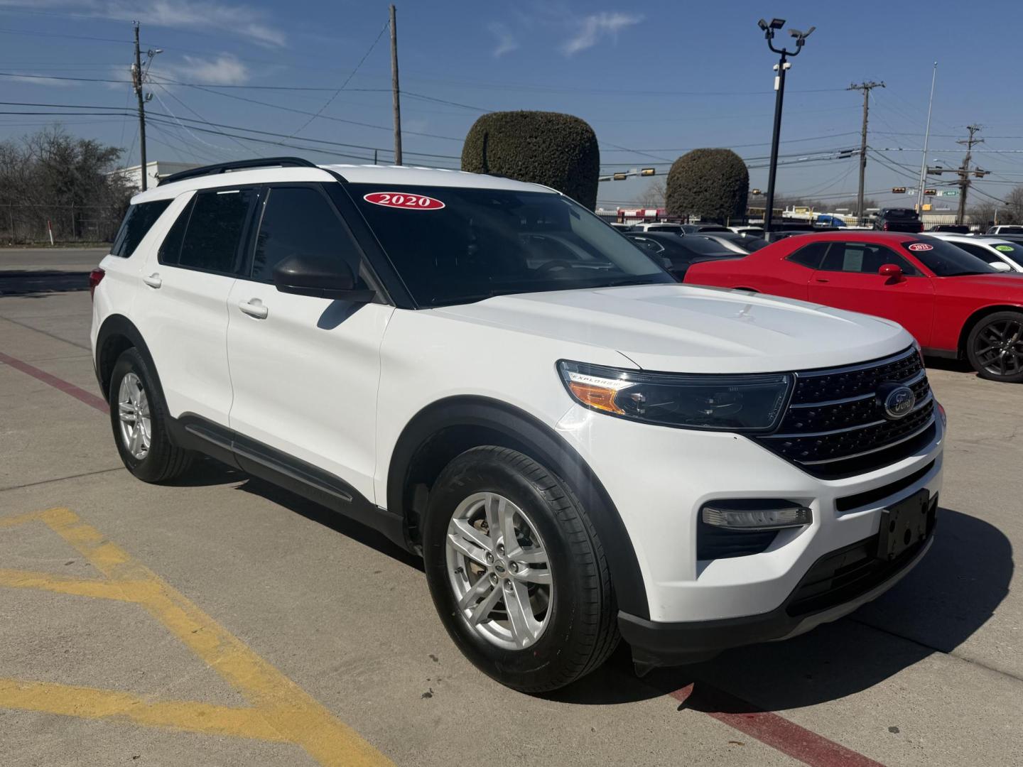2020 White Ford Explorer (1FMSK7DH4LG) with an EcoBoost 2.3L I-4 gasoline direct injection engine, located at 2401 E Main St., Grand Prairie, TX, 75050, (972) 262-4440, 32.748981, -96.969643 - Photo#32