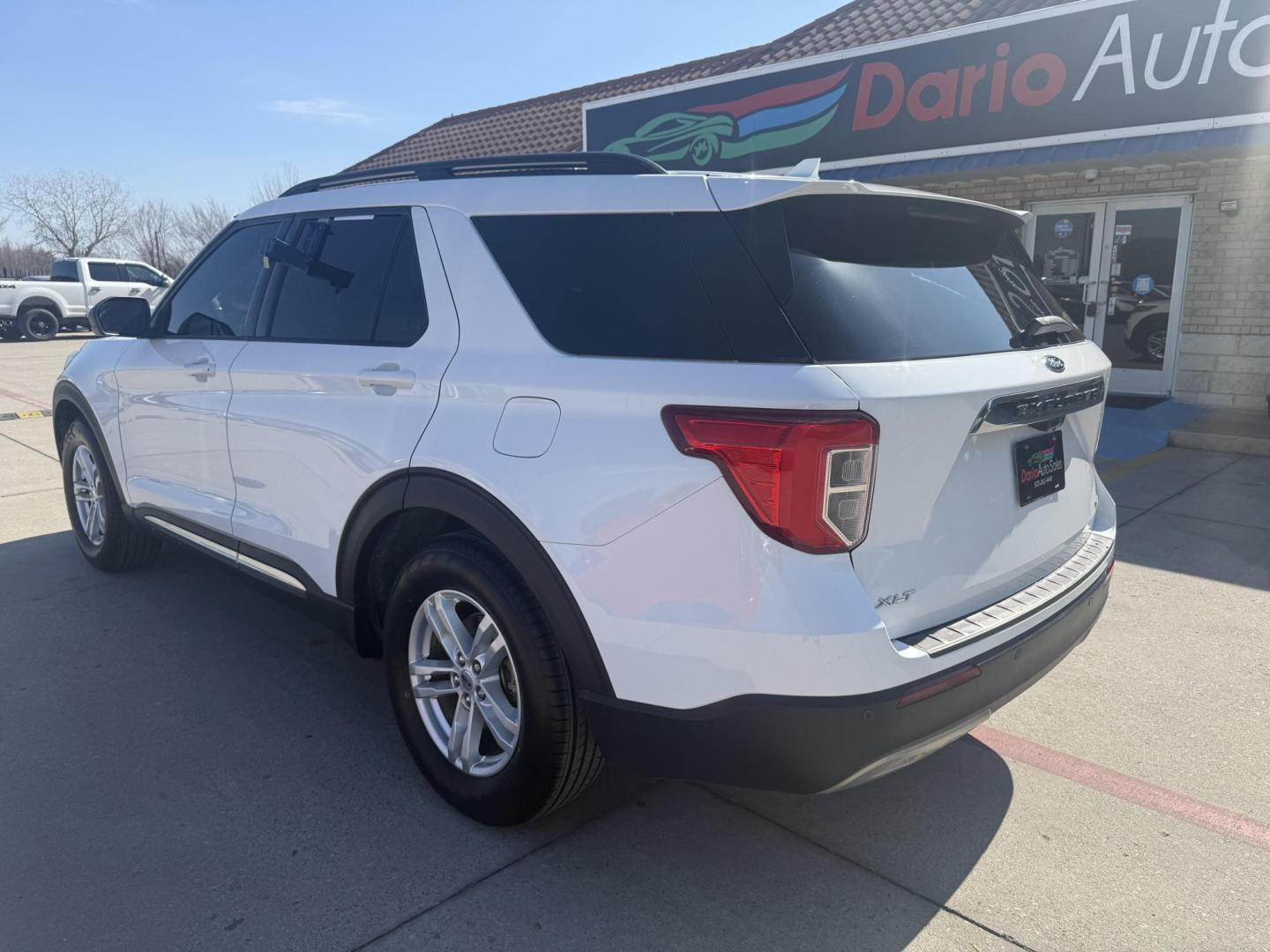 2020 White Ford Explorer (1FMSK7DH4LG) with an EcoBoost 2.3L I-4 gasoline direct injection engine, located at 2401 E Main St., Grand Prairie, TX, 75050, (972) 262-4440, 32.748981, -96.969643 - Photo#33