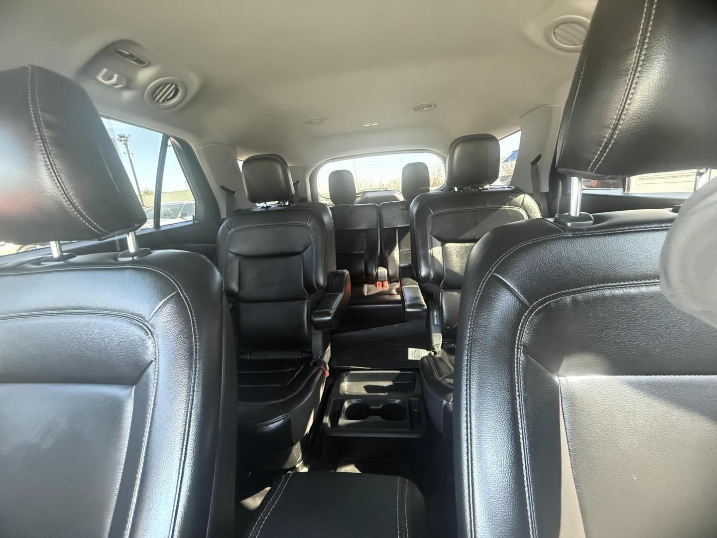 2020 White Ford Explorer (1FMSK7DH4LG) with an EcoBoost 2.3L I-4 gasoline direct injection engine, located at 2401 E Main St., Grand Prairie, TX, 75050, (972) 262-4440, 32.748981, -96.969643 - Photo#34