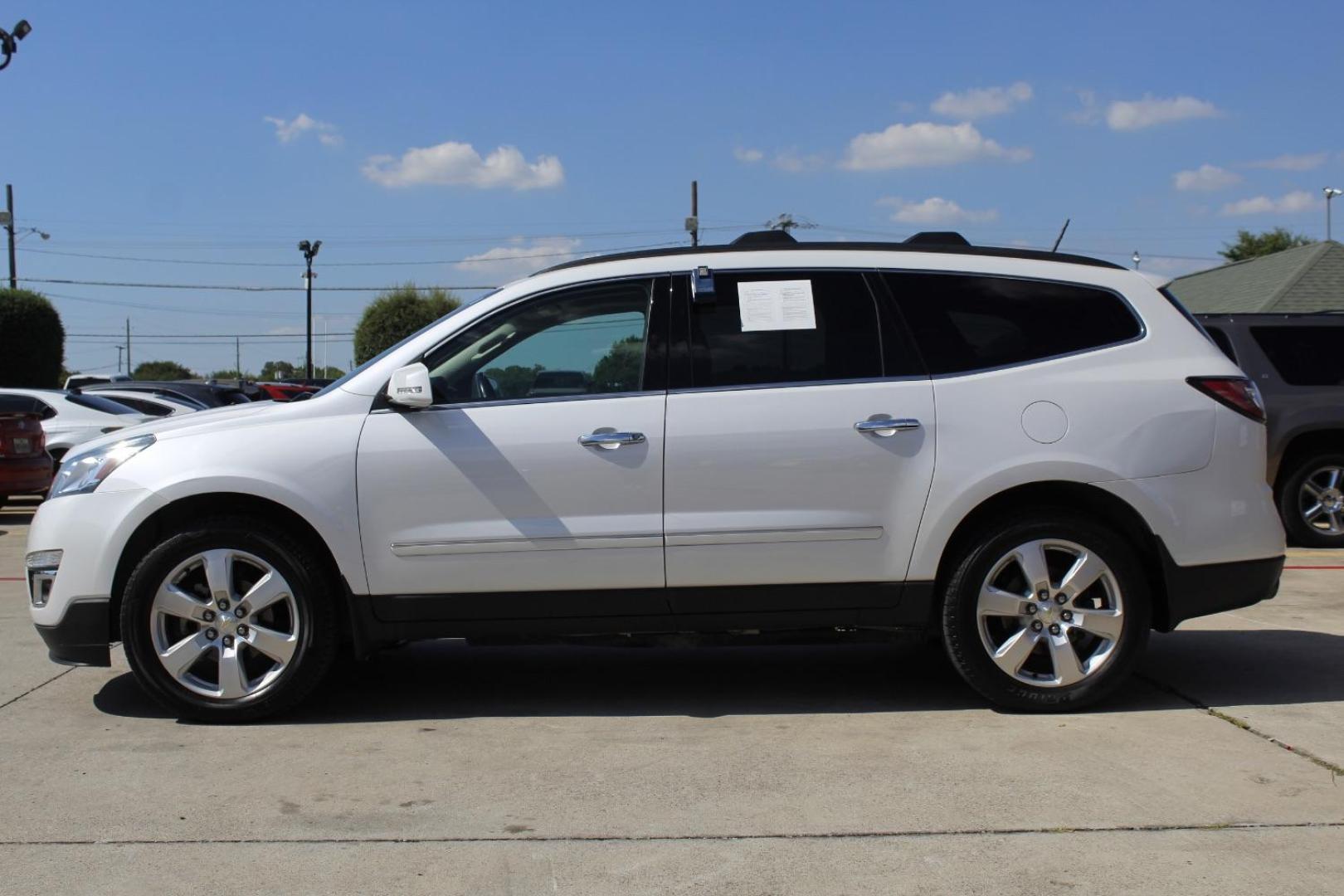 2017 White Chevrolet Traverse Premier (1GNKVJKD3HJ) with an 3.6L V-6 gasoline direct injection engine, located at 2401 E Main St., Grand Prairie, TX, 75050, (972) 262-4440, 32.748981, -96.969643 - Photo#5