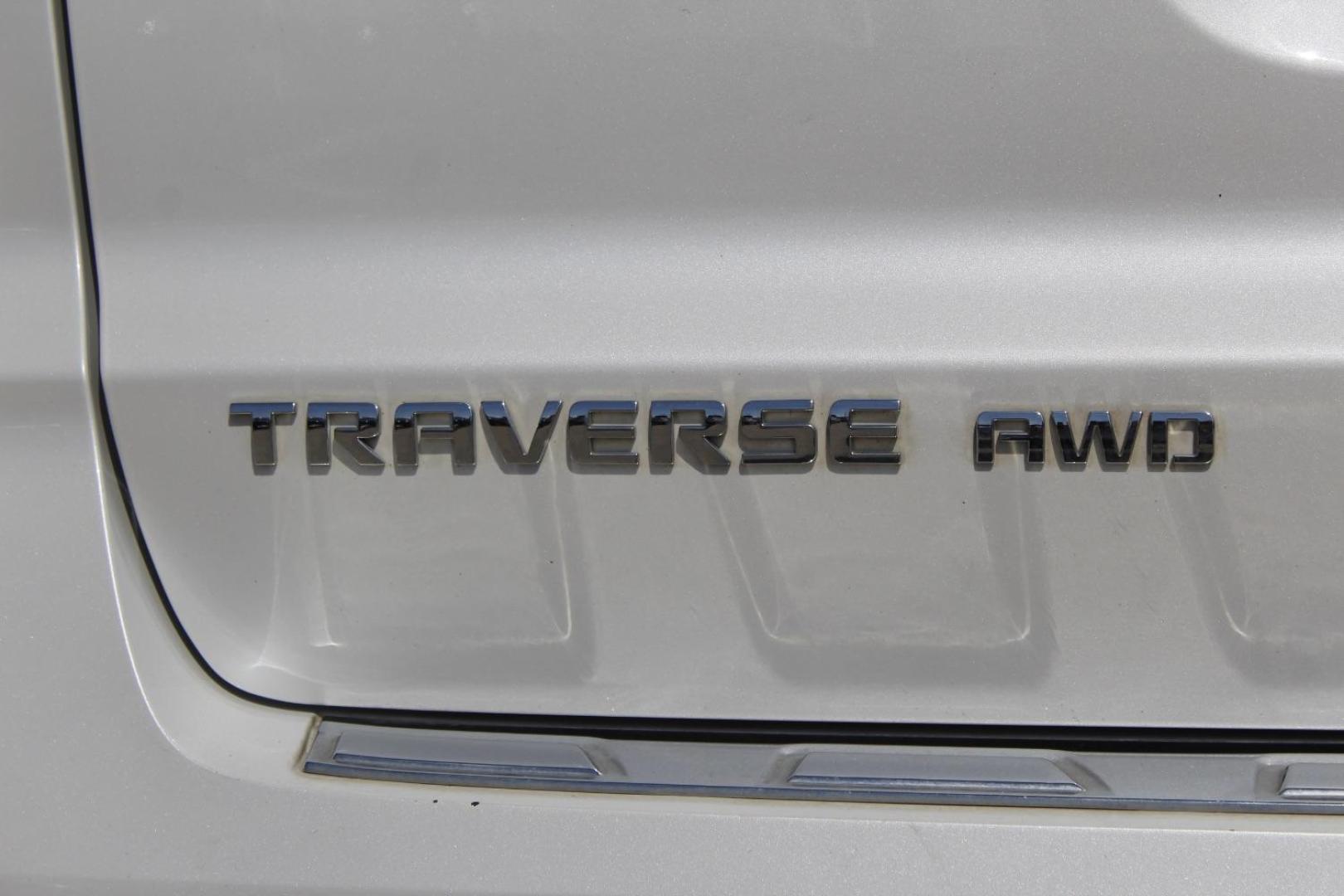 2017 White Chevrolet Traverse Premier (1GNKVJKD3HJ) with an 3.6L V-6 gasoline direct injection engine, located at 2401 E Main St., Grand Prairie, TX, 75050, (972) 262-4440, 32.748981, -96.969643 - Photo#9