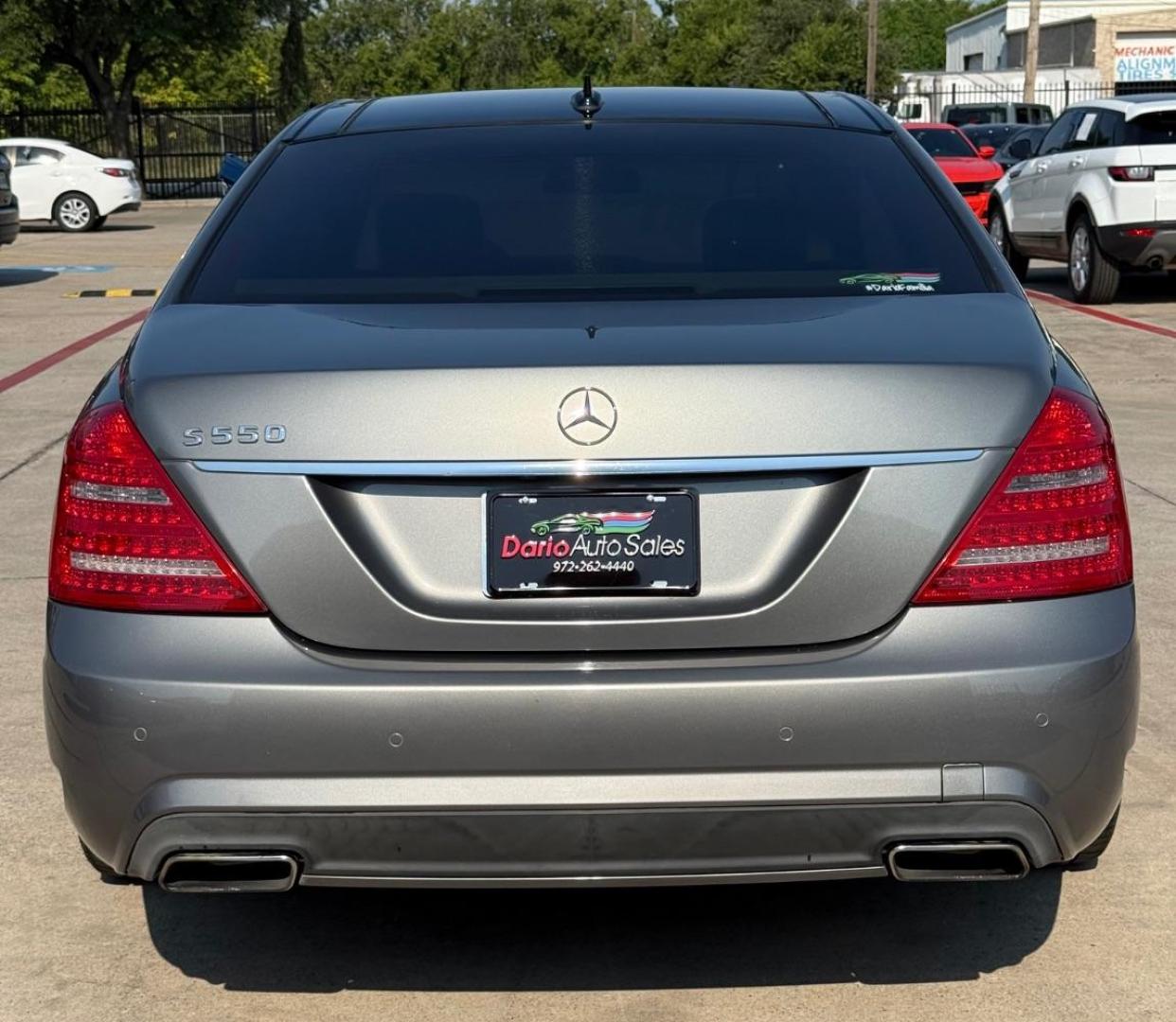 2013 Silver Mercedes-Benz S 550 S-CLASS (WDDNG7DB9DA) , located at 2401 E Main St., Grand Prairie, TX, 75050, (972) 262-4440, 32.748981, -96.969643 - Photo#4