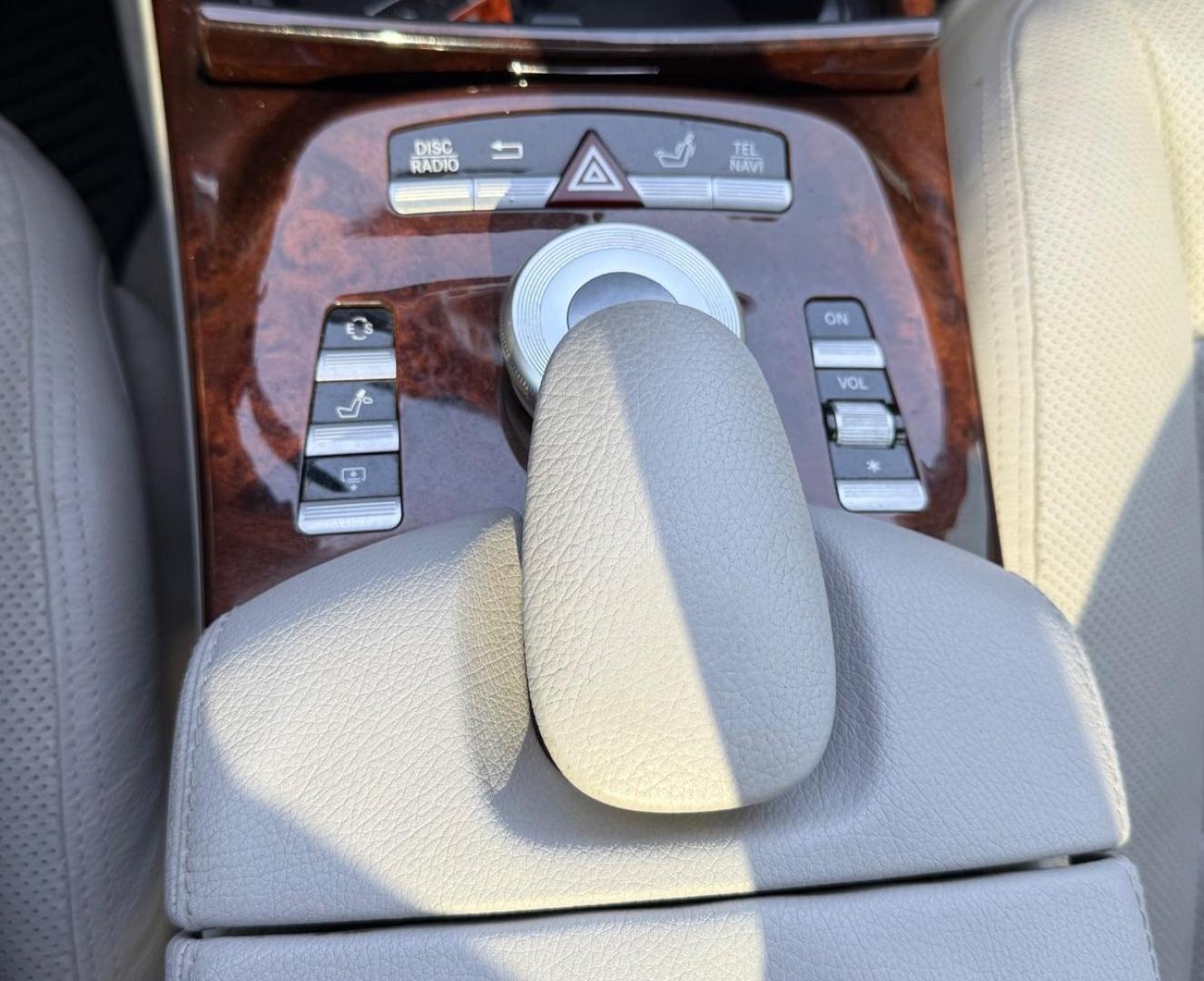 2013 Silver Mercedes-Benz S 550 S-CLASS (WDDNG7DB9DA) , located at 2401 E Main St., Grand Prairie, TX, 75050, (972) 262-4440, 32.748981, -96.969643 - Photo#24