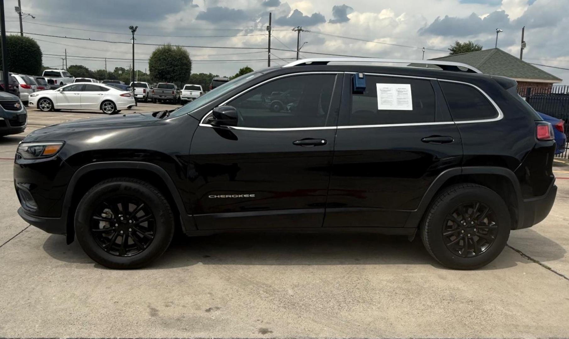 2019 Black Jeep Cherokee Latitude Plus 4x4 (1C4PJMLN7KD) , located at 2401 E Main St., Grand Prairie, TX, 75050, (972) 262-4440, 32.748981, -96.969643 - Photo#2