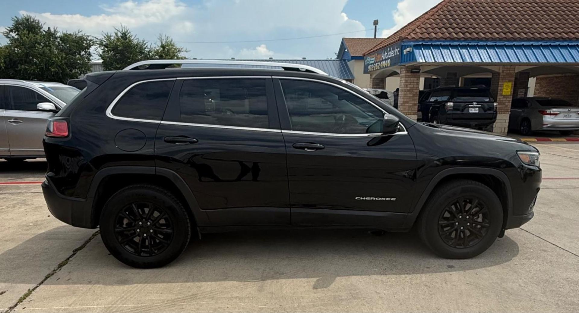 2019 Black Jeep Cherokee Latitude Plus 4x4 (1C4PJMLN7KD) , located at 2401 E Main St., Grand Prairie, TX, 75050, (972) 262-4440, 32.748981, -96.969643 - Photo#9