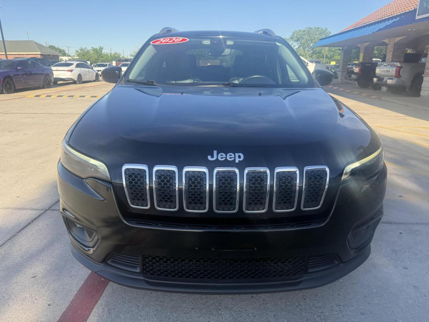 2019 Jeep Cherokee (1C4PJMLN7KD) , located at 2401 E Main St., Grand Prairie, TX, 75050, (972) 262-4440, 32.748981, -96.969643 - Photo#9