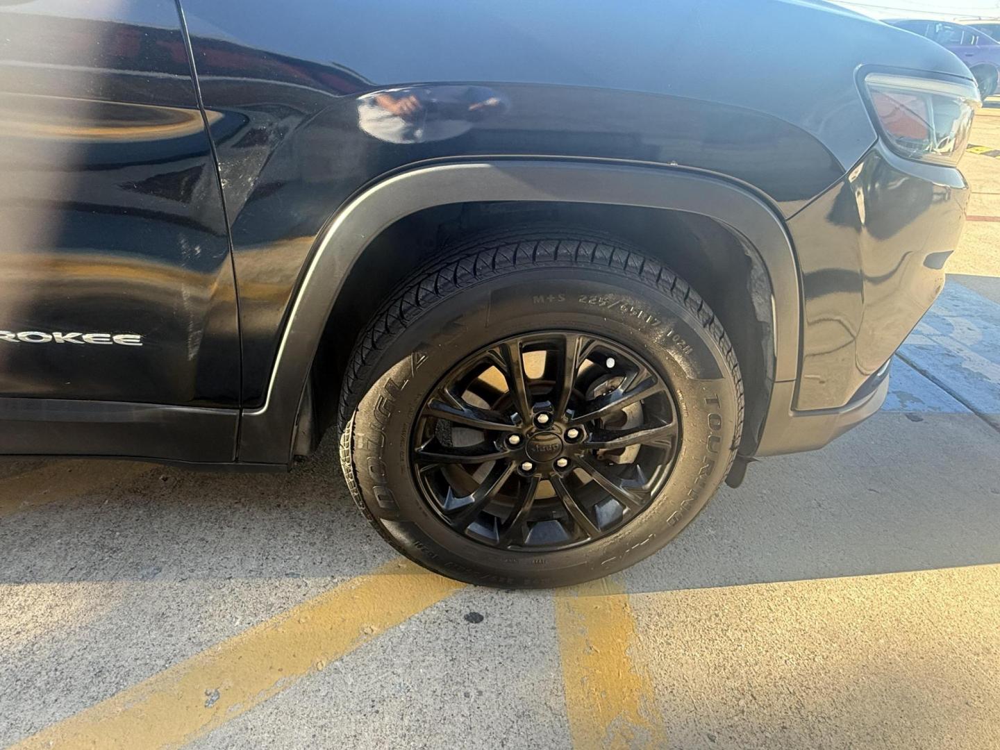 2019 Jeep Cherokee (1C4PJMLN7KD) , located at 2401 E Main St., Grand Prairie, TX, 75050, (972) 262-4440, 32.748981, -96.969643 - Photo#12