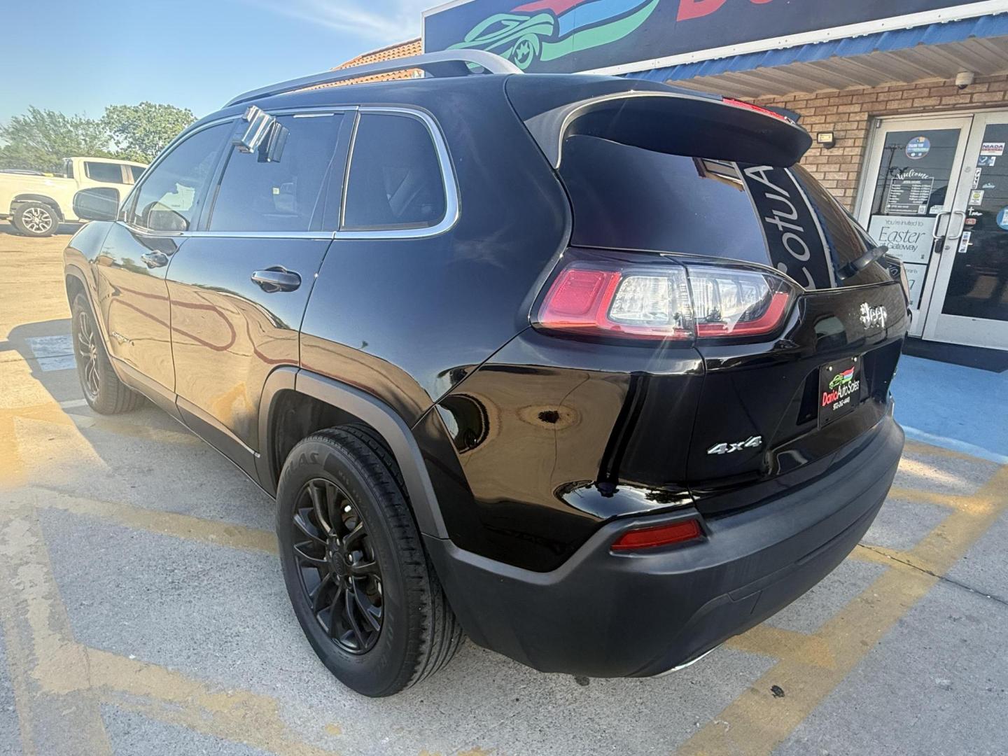 2019 Jeep Cherokee (1C4PJMLN7KD) , located at 2401 E Main St., Grand Prairie, TX, 75050, (972) 262-4440, 32.748981, -96.969643 - Photo#13