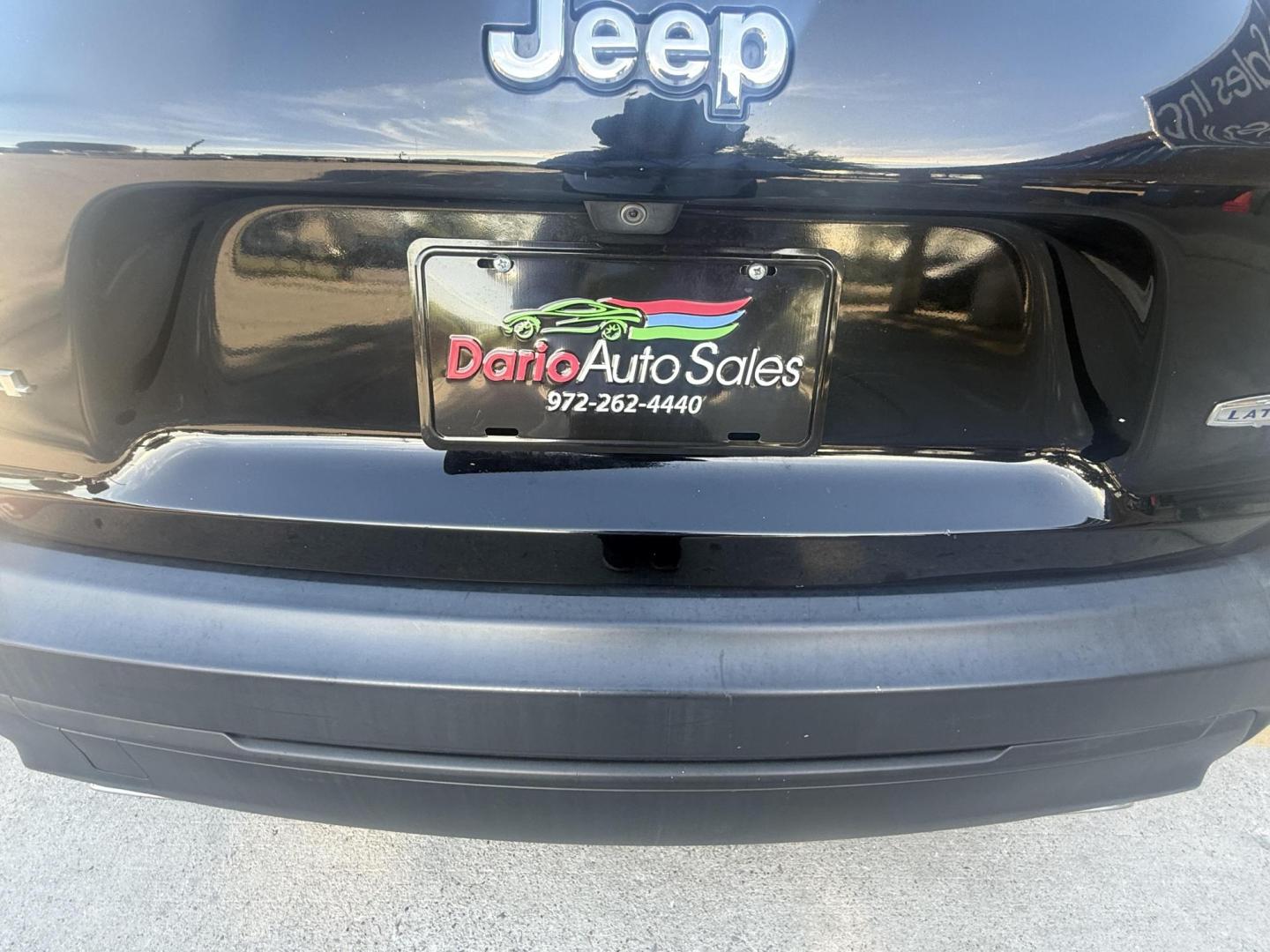 2019 Jeep Cherokee (1C4PJMLN7KD) , located at 2401 E Main St., Grand Prairie, TX, 75050, (972) 262-4440, 32.748981, -96.969643 - Photo#16