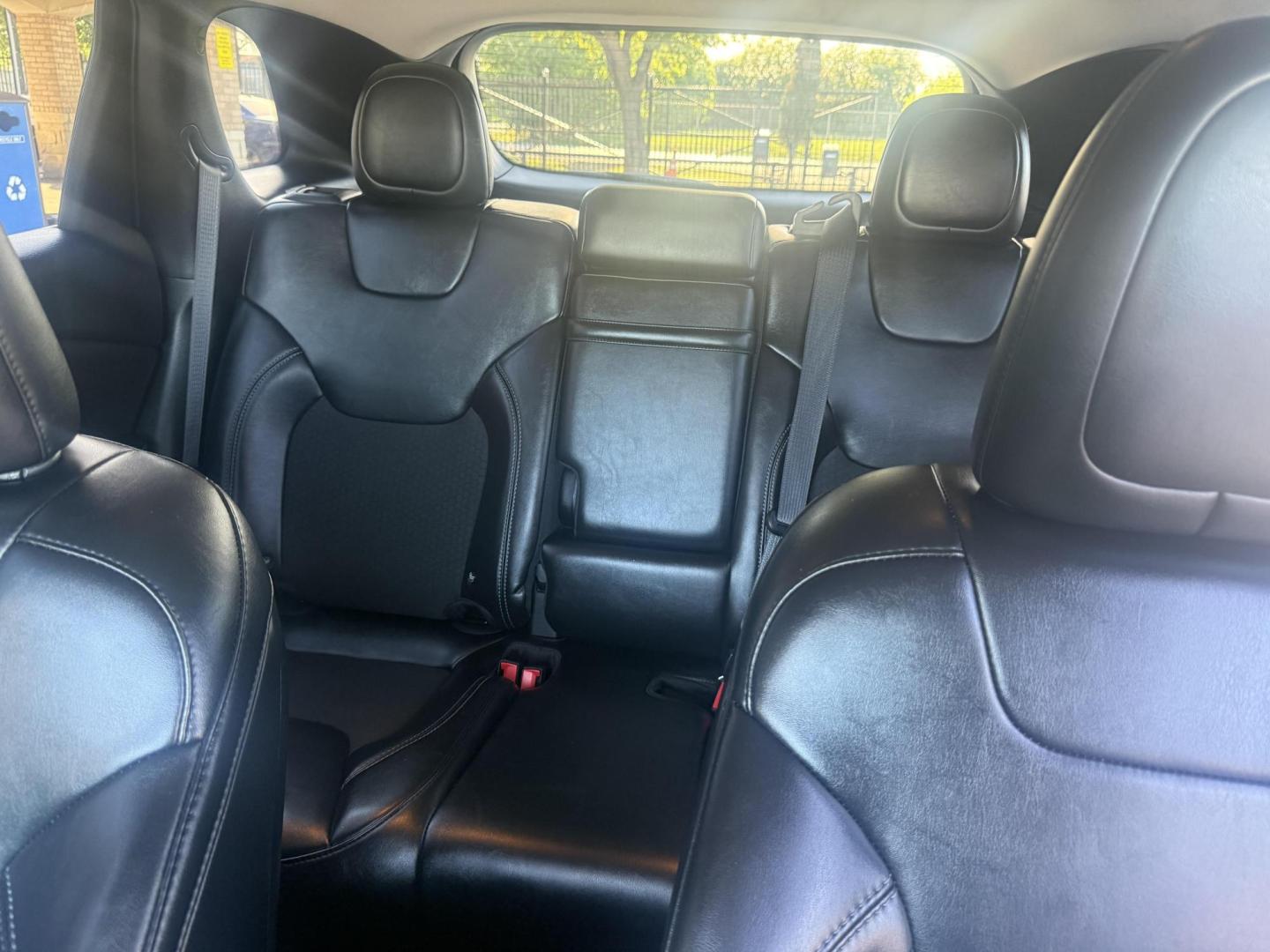 2019 Jeep Cherokee (1C4PJMLN7KD) , located at 2401 E Main St., Grand Prairie, TX, 75050, (972) 262-4440, 32.748981, -96.969643 - Photo#6