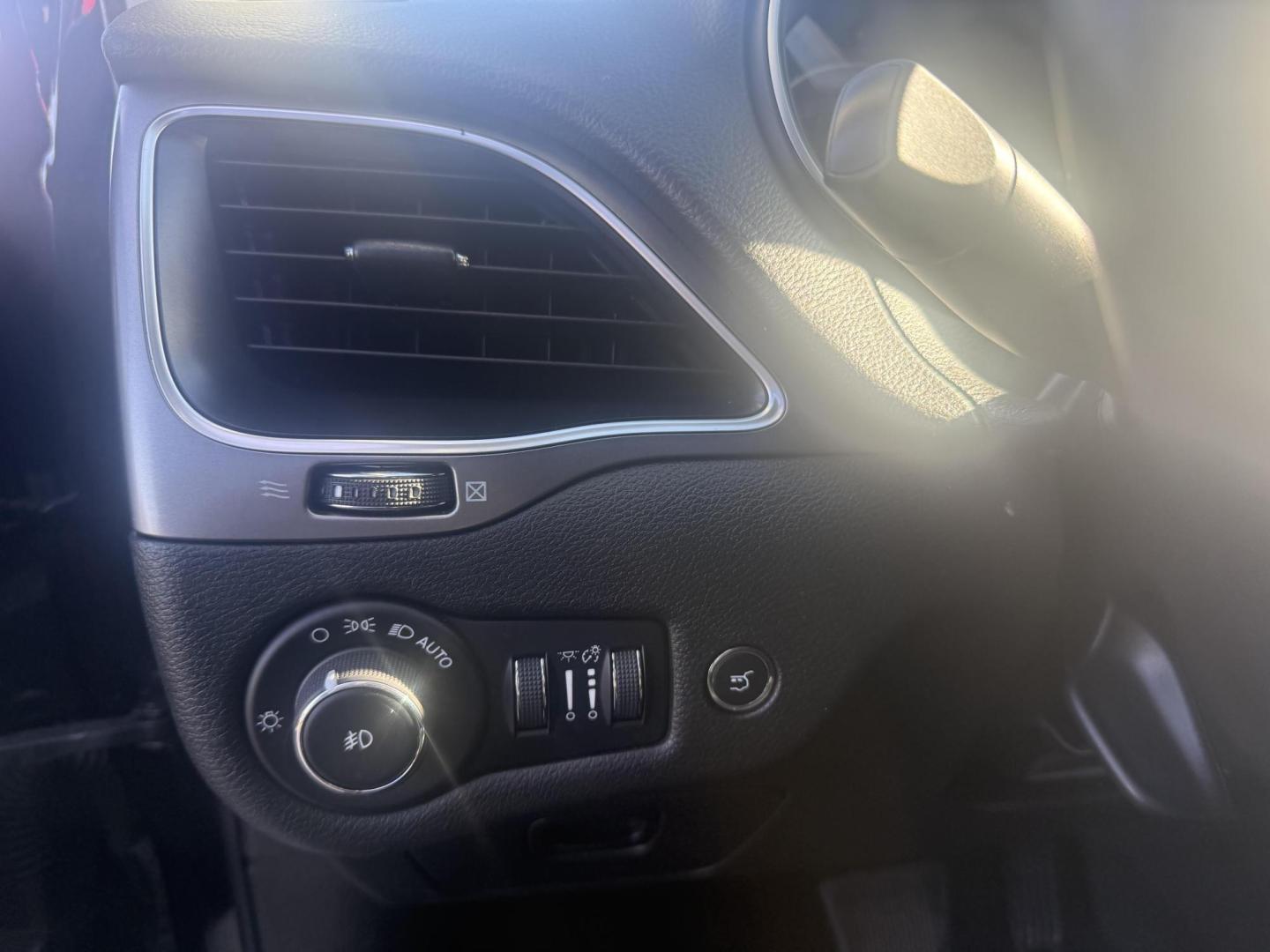 2019 Jeep Cherokee (1C4PJMLN7KD) , located at 2401 E Main St., Grand Prairie, TX, 75050, (972) 262-4440, 32.748981, -96.969643 - Photo#18