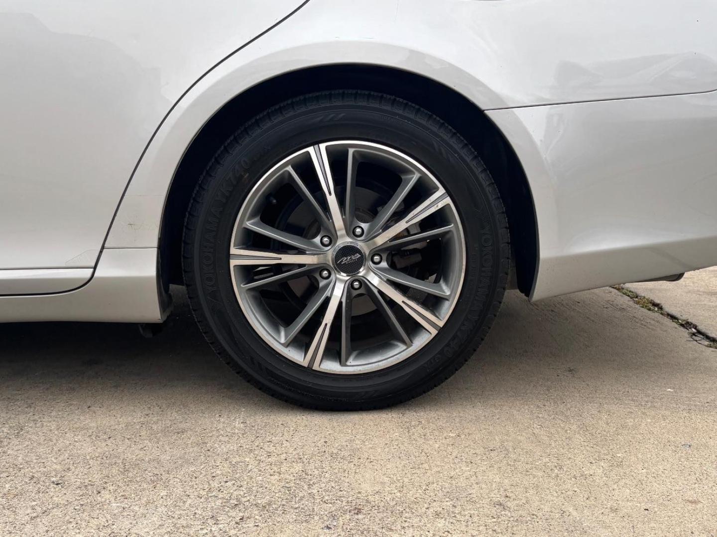 2007 Gray Lexus Es 350 (JTHBJ46G972) , located at 2401 E Main St., Grand Prairie, TX, 75050, (972) 262-4440, 32.748981, -96.969643 - Photo#15