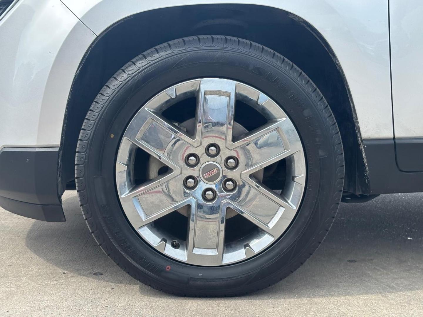 2017 Silver GMC Acadia Limited l (1GKKRSKD1HJ) , located at 2401 E Main St., Grand Prairie, TX, 75050, (972) 262-4440, 32.748981, -96.969643 - Photo#3