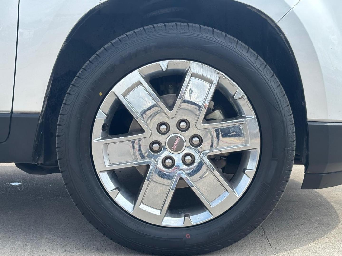 2017 Silver GMC Acadia Limited l (1GKKRSKD1HJ) , located at 2401 E Main St., Grand Prairie, TX, 75050, (972) 262-4440, 32.748981, -96.969643 - Photo#10