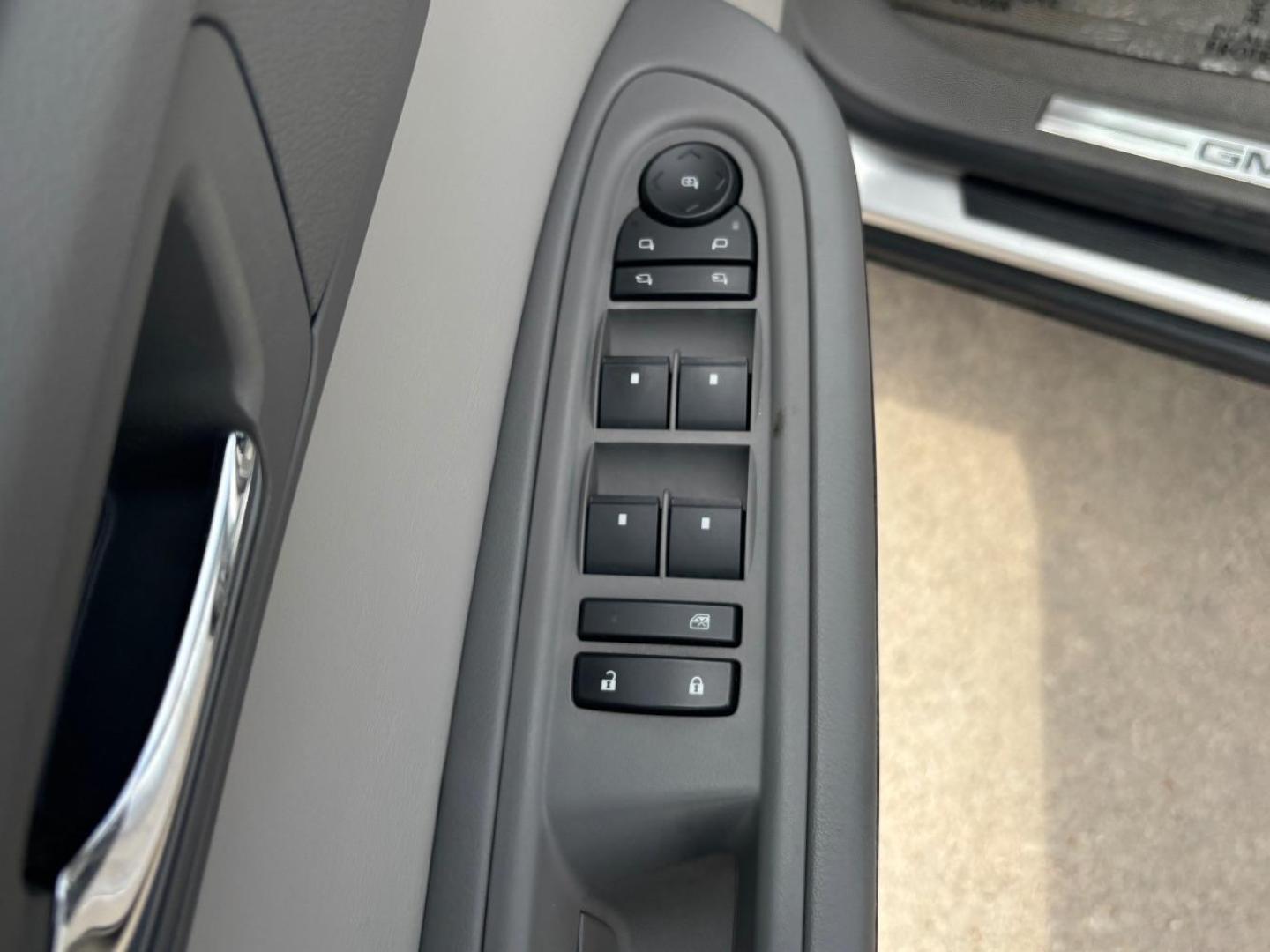 2017 Silver GMC Acadia Limited l (1GKKRSKD1HJ) , located at 2401 E Main St., Grand Prairie, TX, 75050, (972) 262-4440, 32.748981, -96.969643 - Photo#17