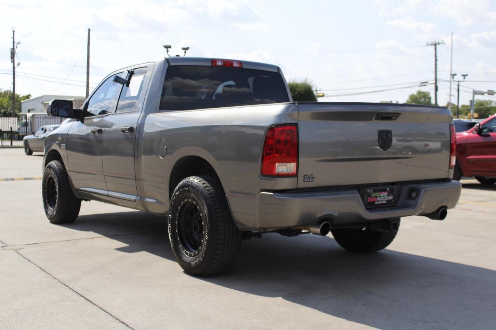 2013 Gray Ram 1500 Express (1C6RR6FT6DS) with an HEMI 5.7L V-8 variable valve control engine, located at 2401 E Main St., Grand Prairie, TX, 75050, (972) 262-4440, 32.748981, -96.969643 - Photo#10