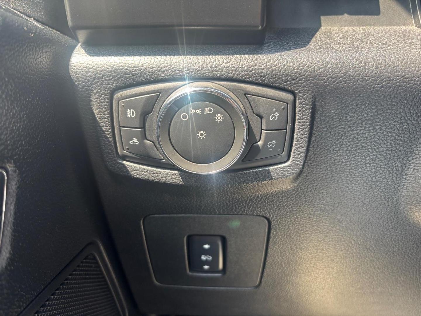 2016 Black Ford F-150 XL SuperCrew 6.5-ft. Bed 4WD (1FTFW1EG3GF) with an 3.5 V6 engine, 6-Speed Automatic transmission, located at 2401 E Main St., Grand Prairie, TX, 75050, (972) 262-4440, 32.748981, -96.969643 - Photo#10