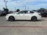 2016 White Nissan Altima 2.5 SL (1N4AL3AP3GC) with an 2.5L I-4 DOHC engine, located at 2401 E Main St., Grand Prairie, TX, 75050, (972) 262-4440, 32.748981, -96.969643 - Photo#4