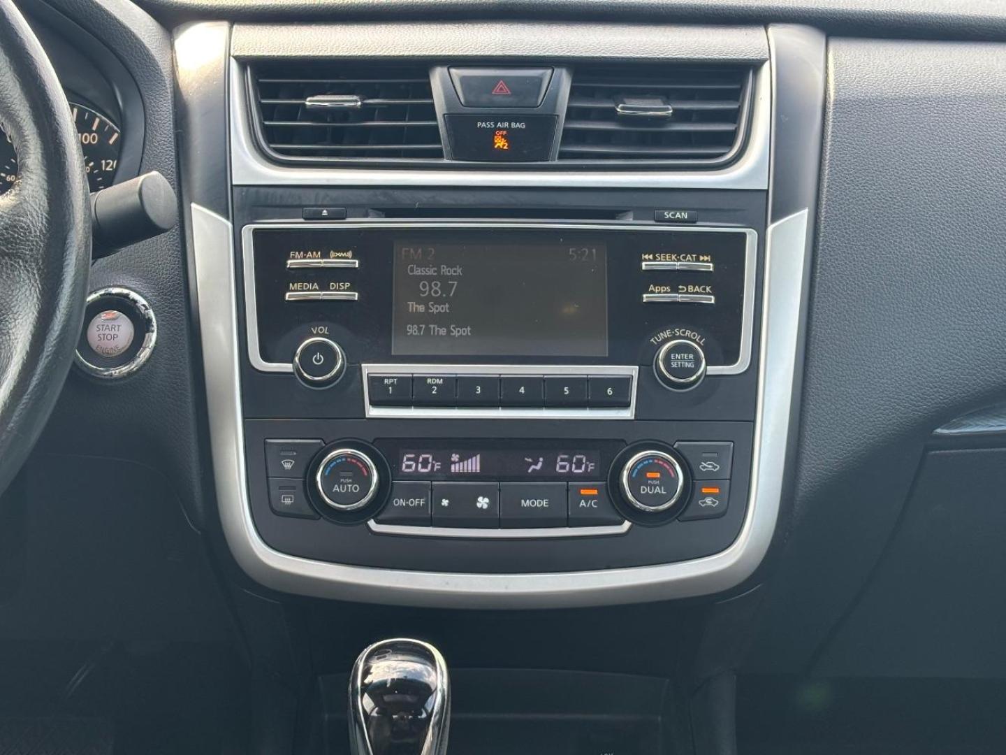 2016 White Nissan Altima 2.5 SL (1N4AL3AP3GC) with an 2.5L I-4 DOHC engine, located at 2401 E Main St., Grand Prairie, TX, 75050, (972) 262-4440, 32.748981, -96.969643 - Photo#16