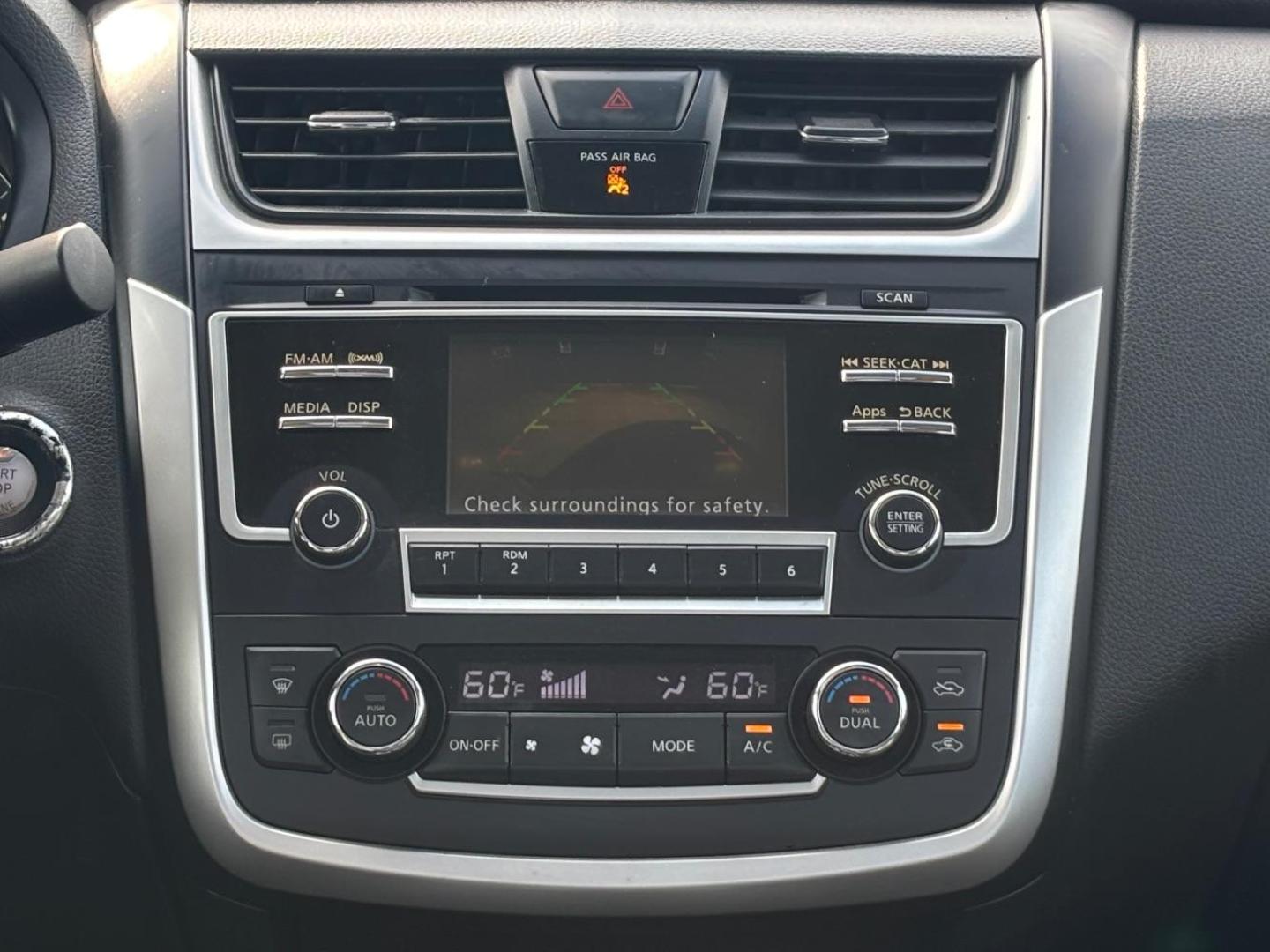 2016 White Nissan Altima 2.5 SL (1N4AL3AP3GC) with an 2.5L I-4 DOHC engine, located at 2401 E Main St., Grand Prairie, TX, 75050, (972) 262-4440, 32.748981, -96.969643 - Photo#17