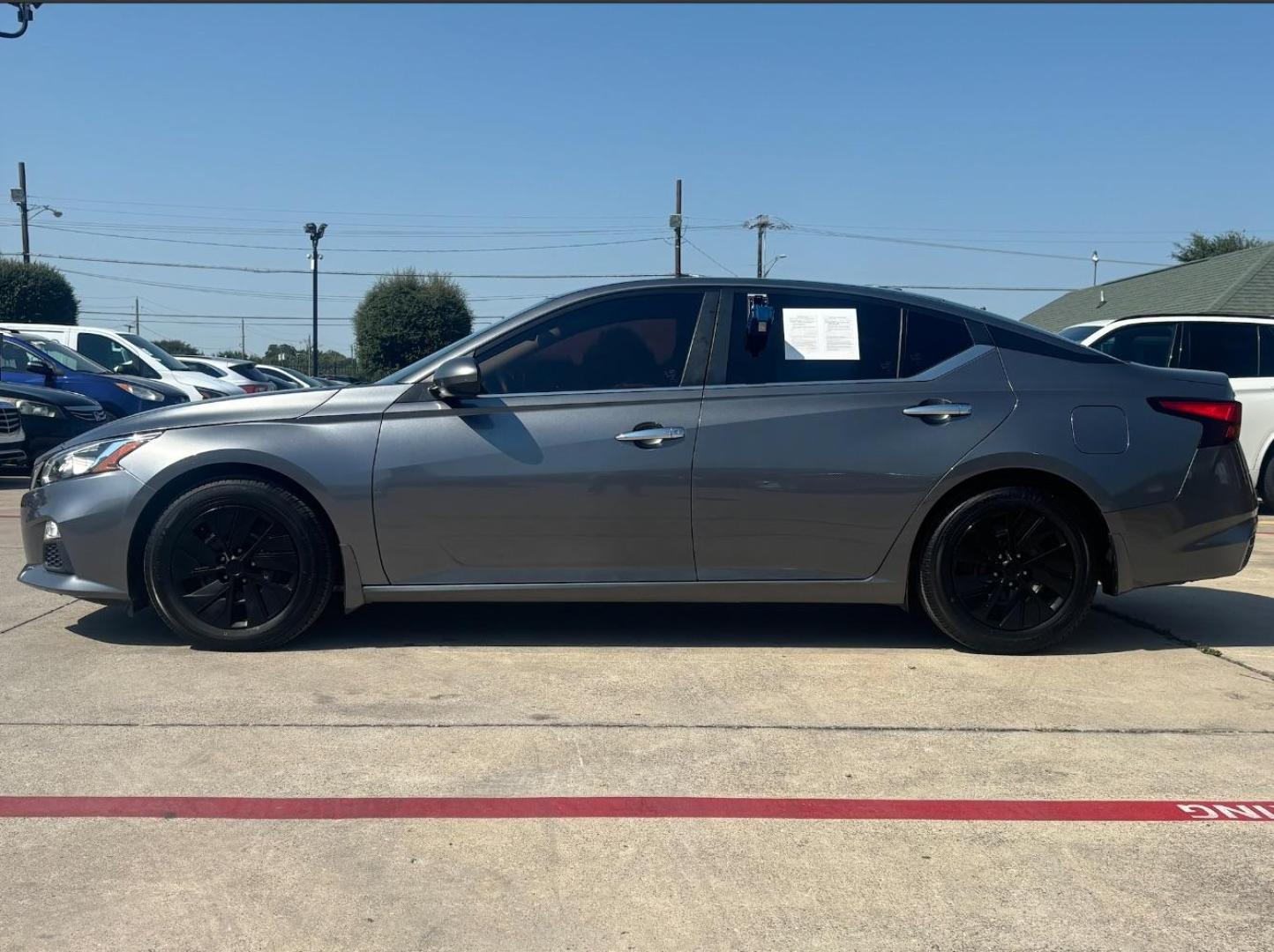 2019 Gray Nissan Altima 2.5 S (1N4BL4BV7KC) with an 2.5L I-4 gasoline direct injection engine, located at 2401 E Main St., Grand Prairie, TX, 75050, (972) 262-4440, 32.748981, -96.969643 - Photo#4