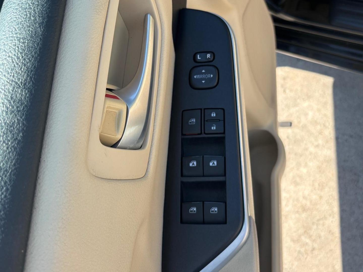 2015 Black Toyota Camry XLE | SE | LE | XSE (4T4BF1FKXFR) with an 2.5L I-4 DOHC engine, located at 2401 E Main St., Grand Prairie, TX, 75050, (972) 262-4440, 32.748981, -96.969643 - Photo#16