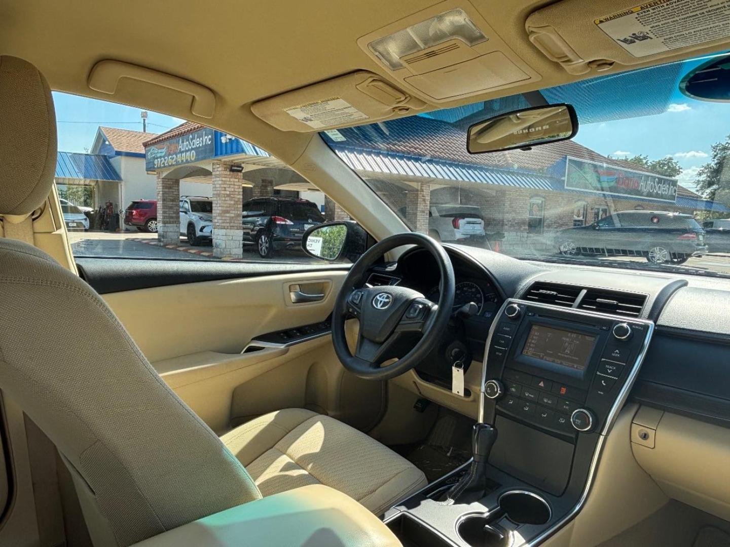 2015 Black Toyota Camry XLE | SE | LE | XSE (4T4BF1FKXFR) with an 2.5L I-4 DOHC engine, located at 2401 E Main St., Grand Prairie, TX, 75050, (972) 262-4440, 32.748981, -96.969643 - Photo#18