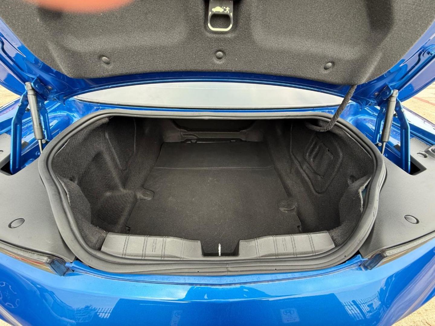 2018 Blue Chevrolet Camaro 1LT (1G1FB1RX6J0) , located at 2401 E Main St., Grand Prairie, TX, 75050, (972) 262-4440, 32.748981, -96.969643 - Photo#8