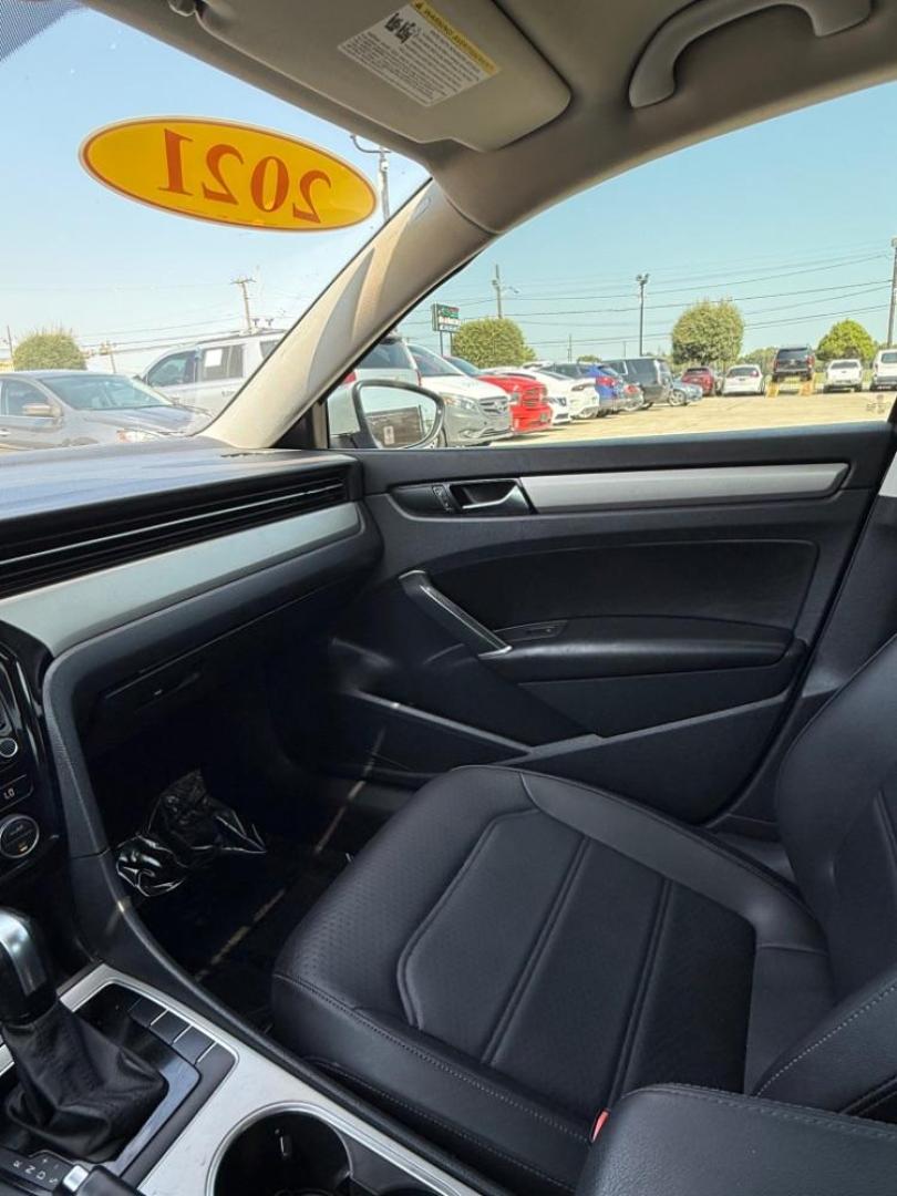 2021 Silver Volkswagen Passat 2.0T SE (1VWSA7A39MC) with an 2L I-4 gasoline direct injection engine, located at 2401 E Main St., Grand Prairie, TX, 75050, (972) 262-4440, 32.748981, -96.969643 - Photo#17